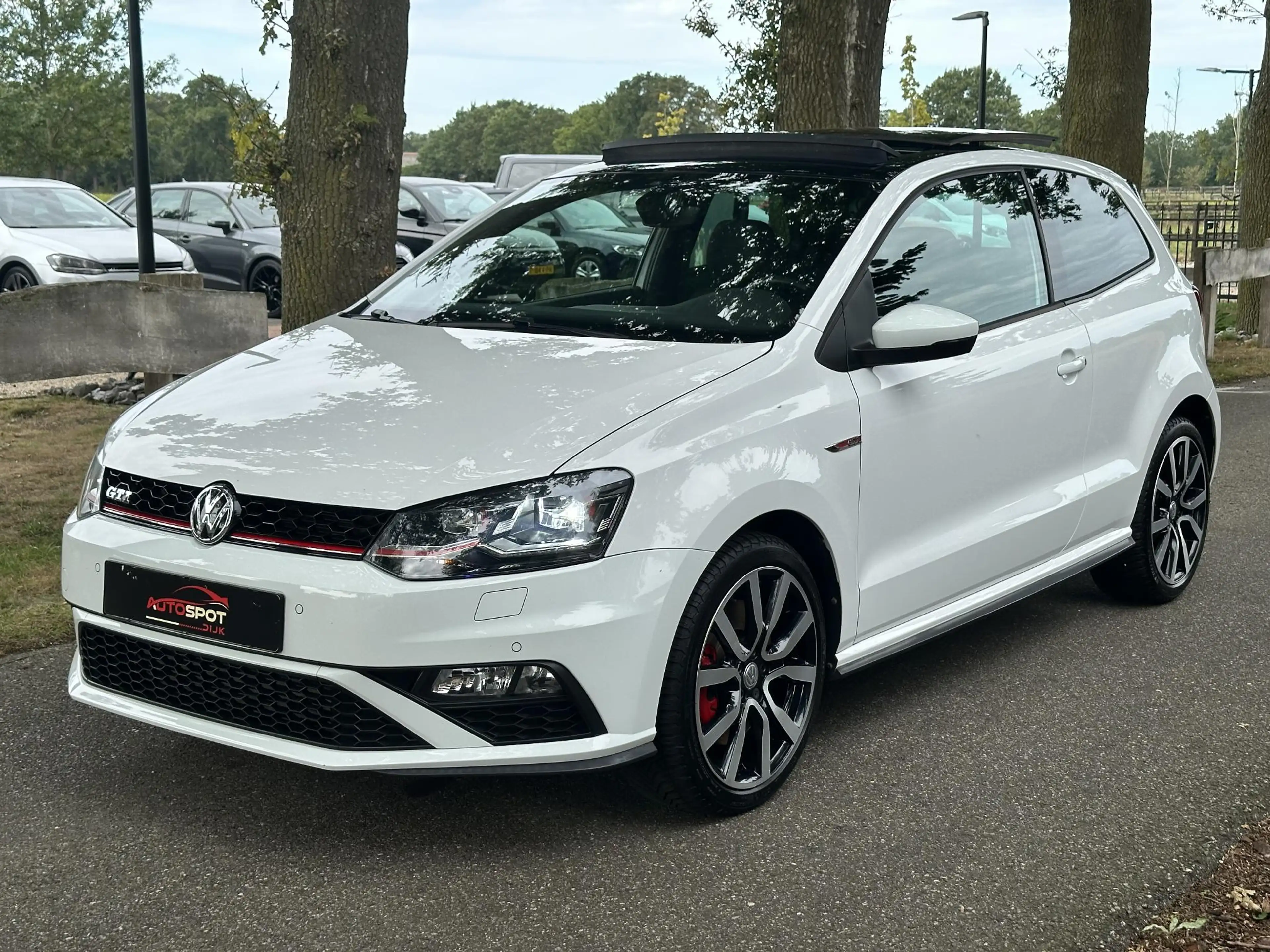 Volkswagen Polo GTI 1.8 TSI — photo 7
