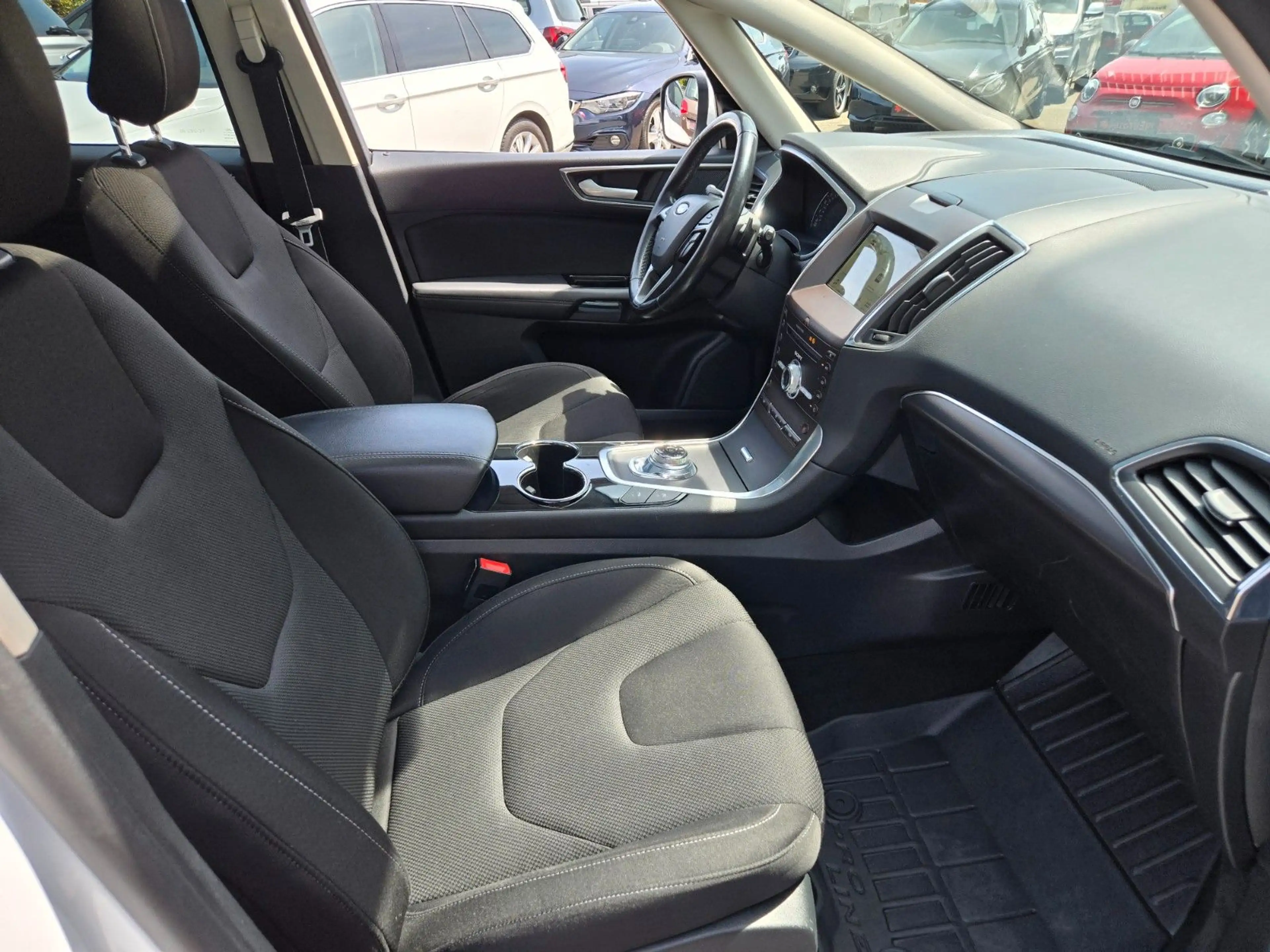 Ford S-Max S-MAX Titanium 7-SITZER/AHK/DAB/PANO/LED — photo 15
