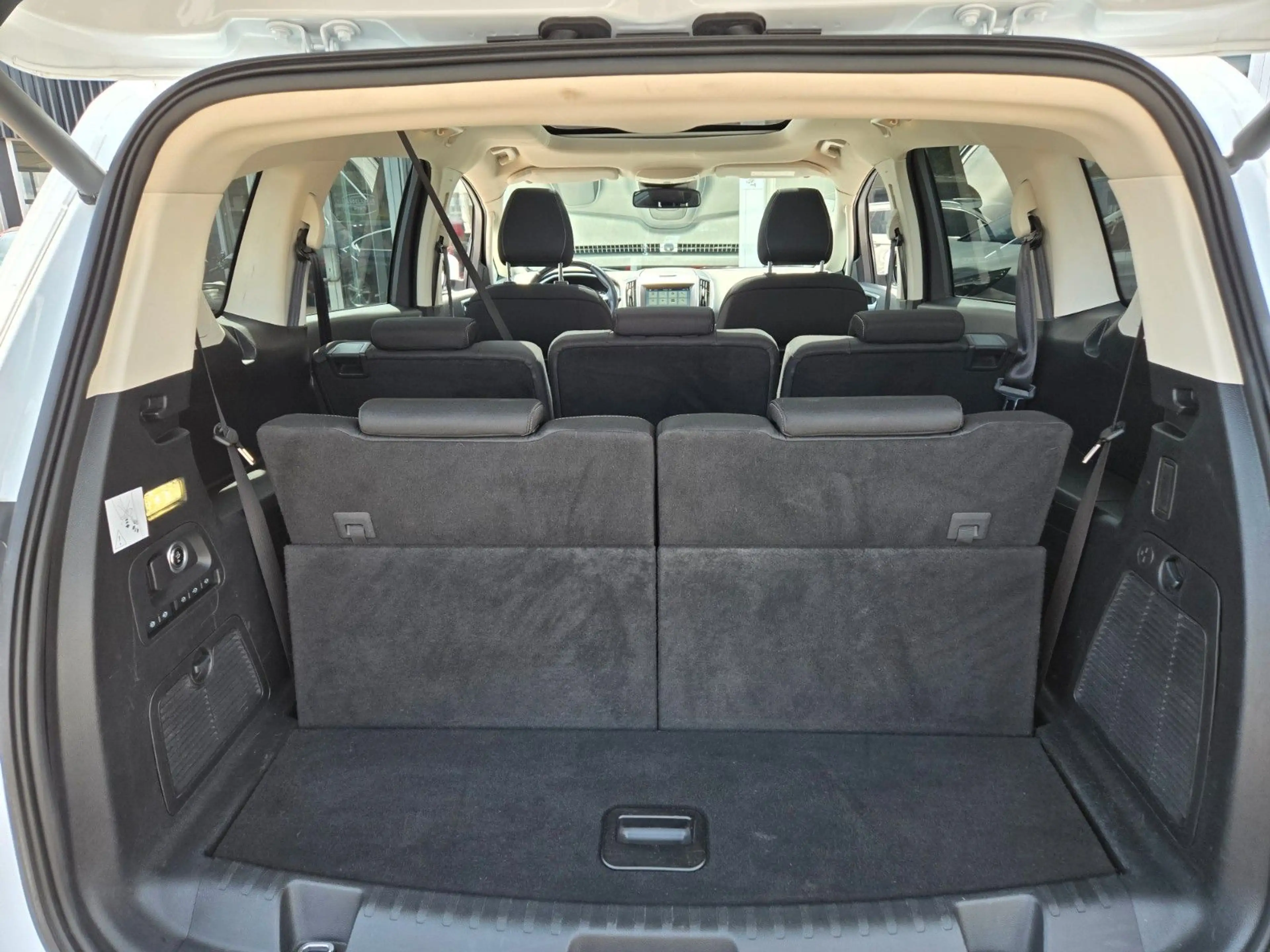 Ford S-Max S-MAX Titanium 7-SITZER/AHK/DAB/PANO/LED — photo 16