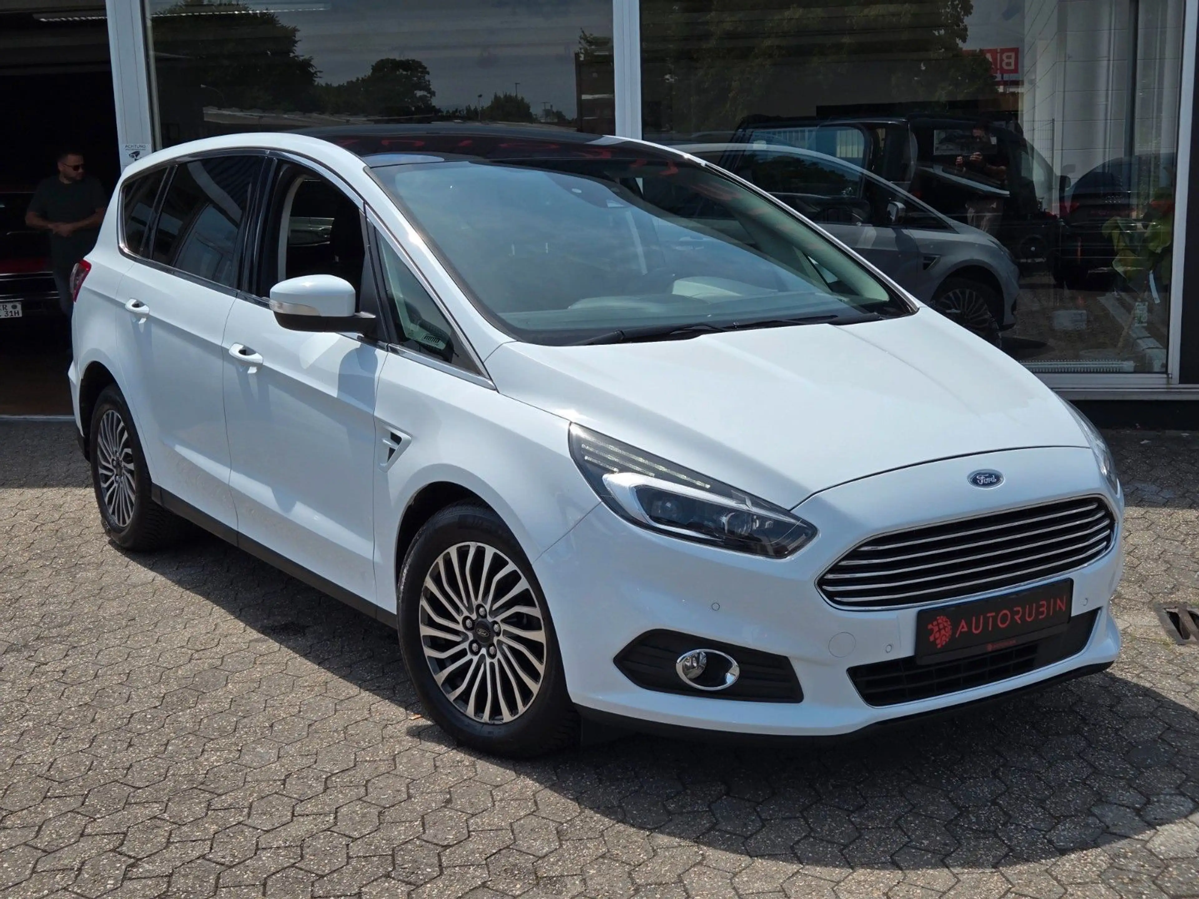 Ford S-Max S-MAX Titanium 7-SITZER/AHK/DAB/PANO/LED — photo 3