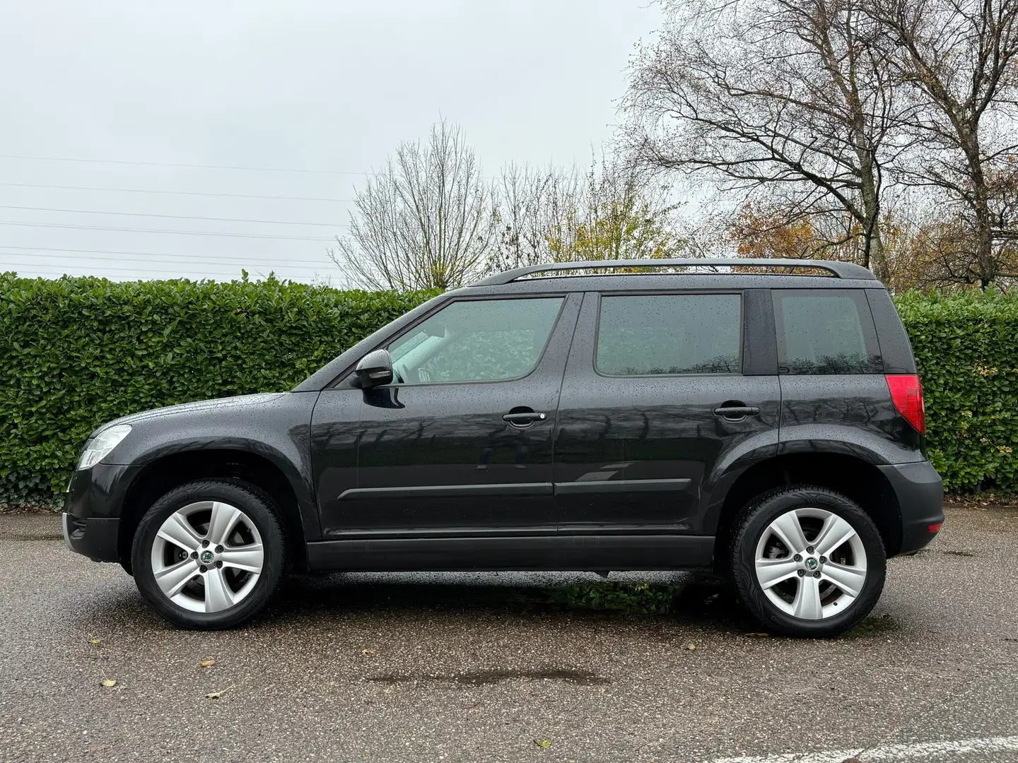 Skoda Yeti 1.2 TSI Sprint | Airco | Trekhaak | 6 Versnellinge Noir - 2
