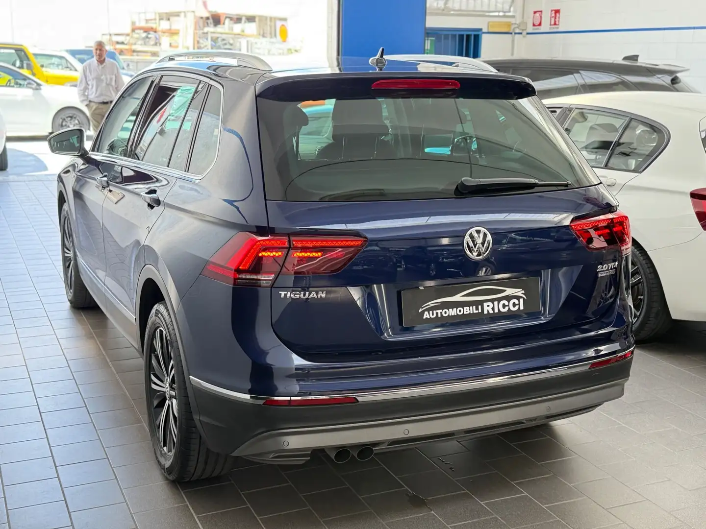 Volkswagen Tiguan 2.0 TDI SCR DSG Style BlueMotion Technology Blu/Azzurro - 2