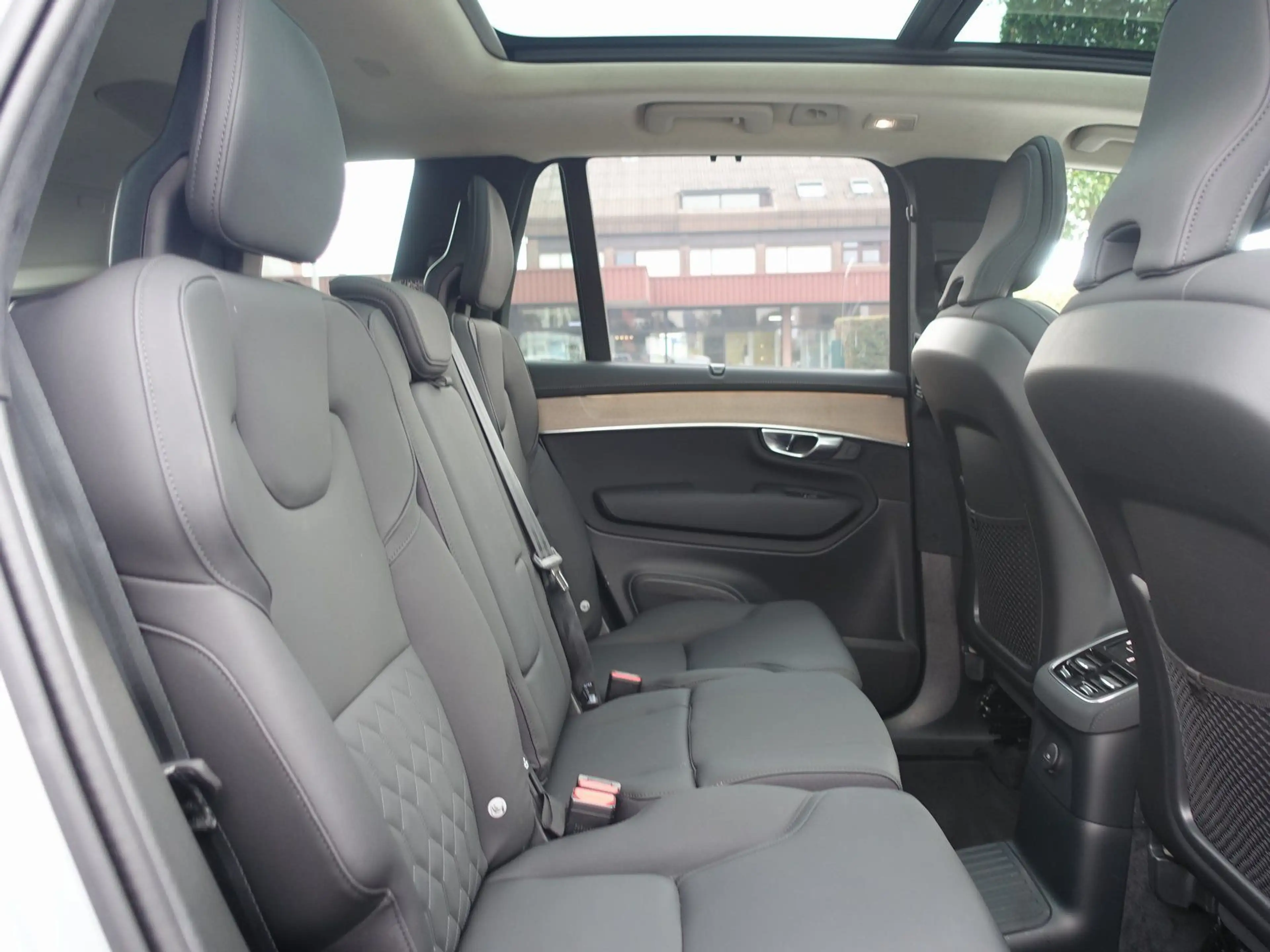Volvo XC90 Ultra T8 AWD Plug-in Hybrid/HUD/H&K/PANO — photo 9