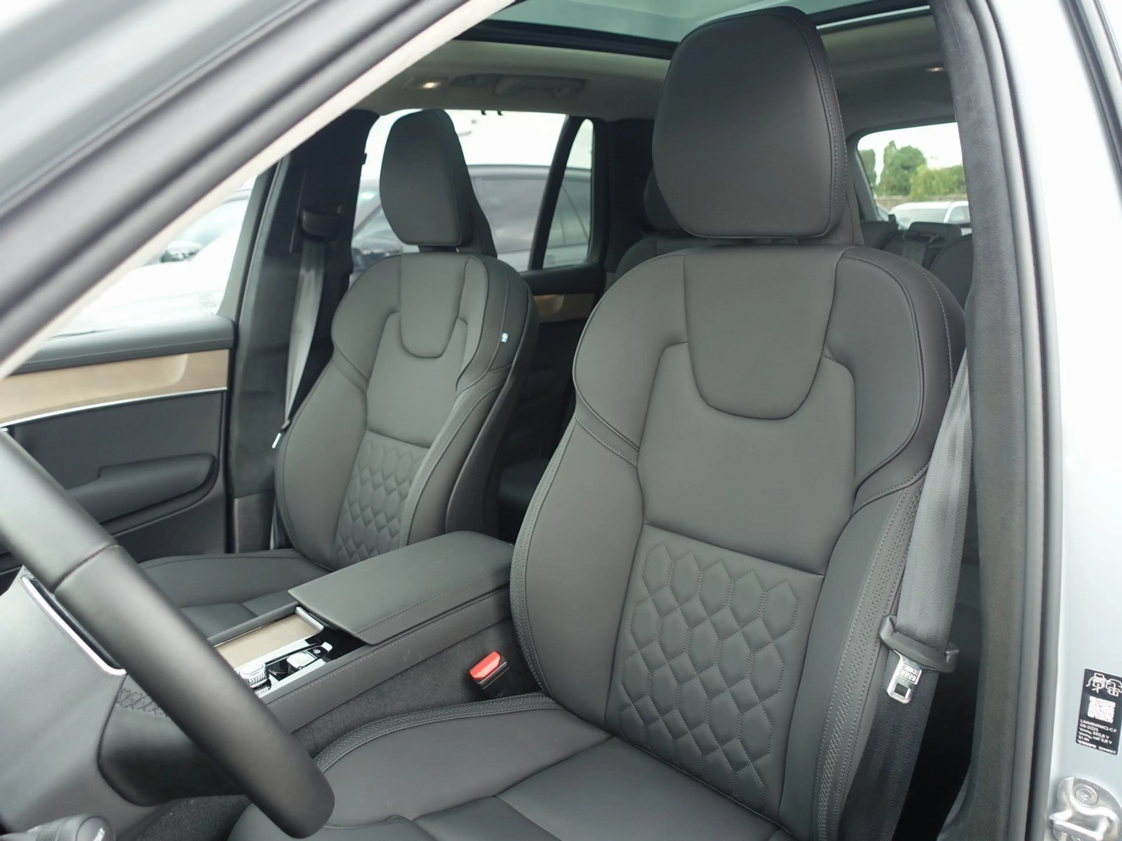 Volvo XC90 Ultra T8 AWD Plug-in Hybrid/HUD/H&K/PANO — photo 11