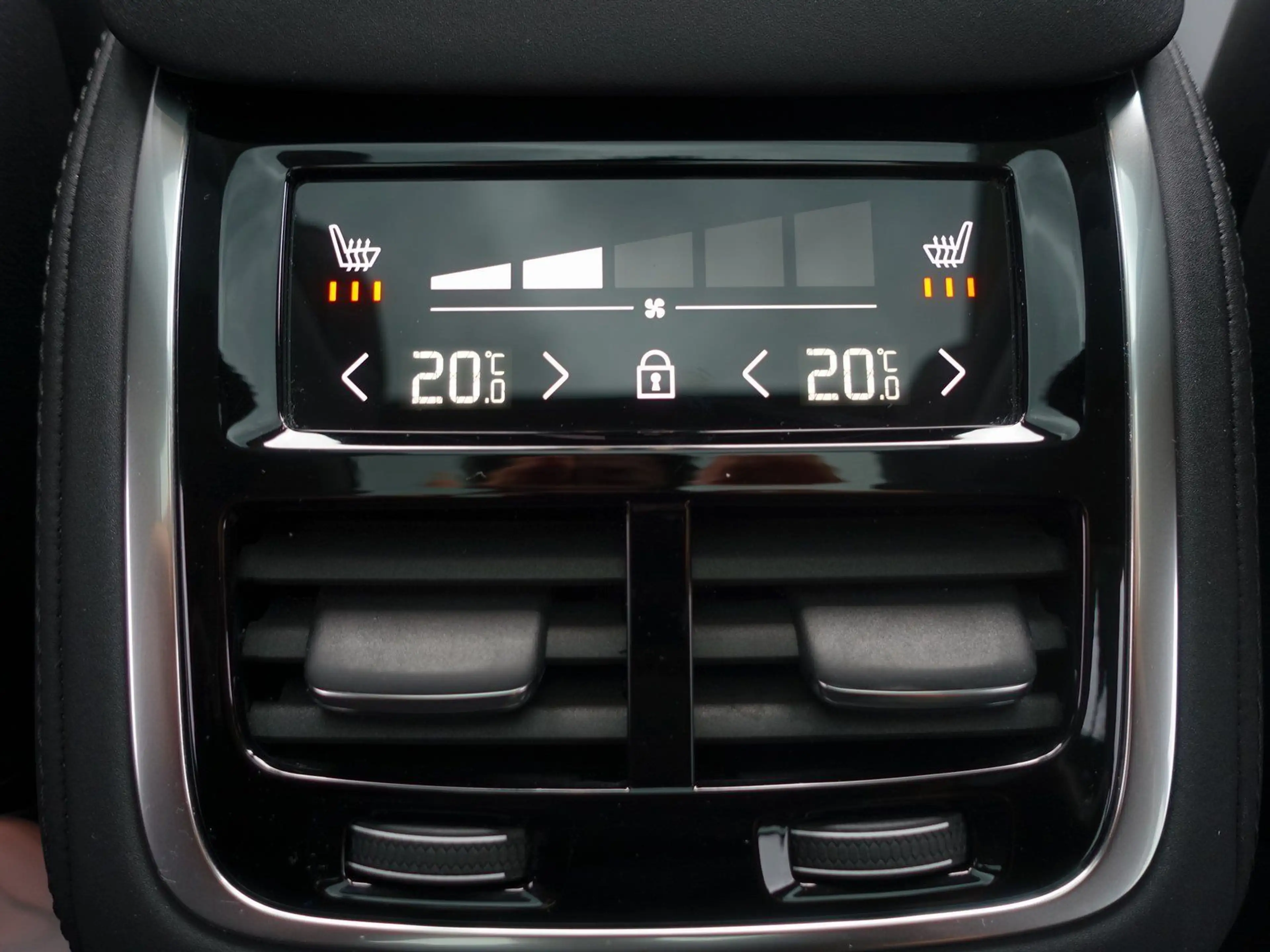 Volvo XC90 Ultra T8 AWD Plug-in Hybrid/HUD/H&K/PANO — photo 14