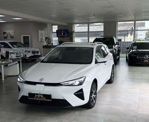 MG MG5 Luxury