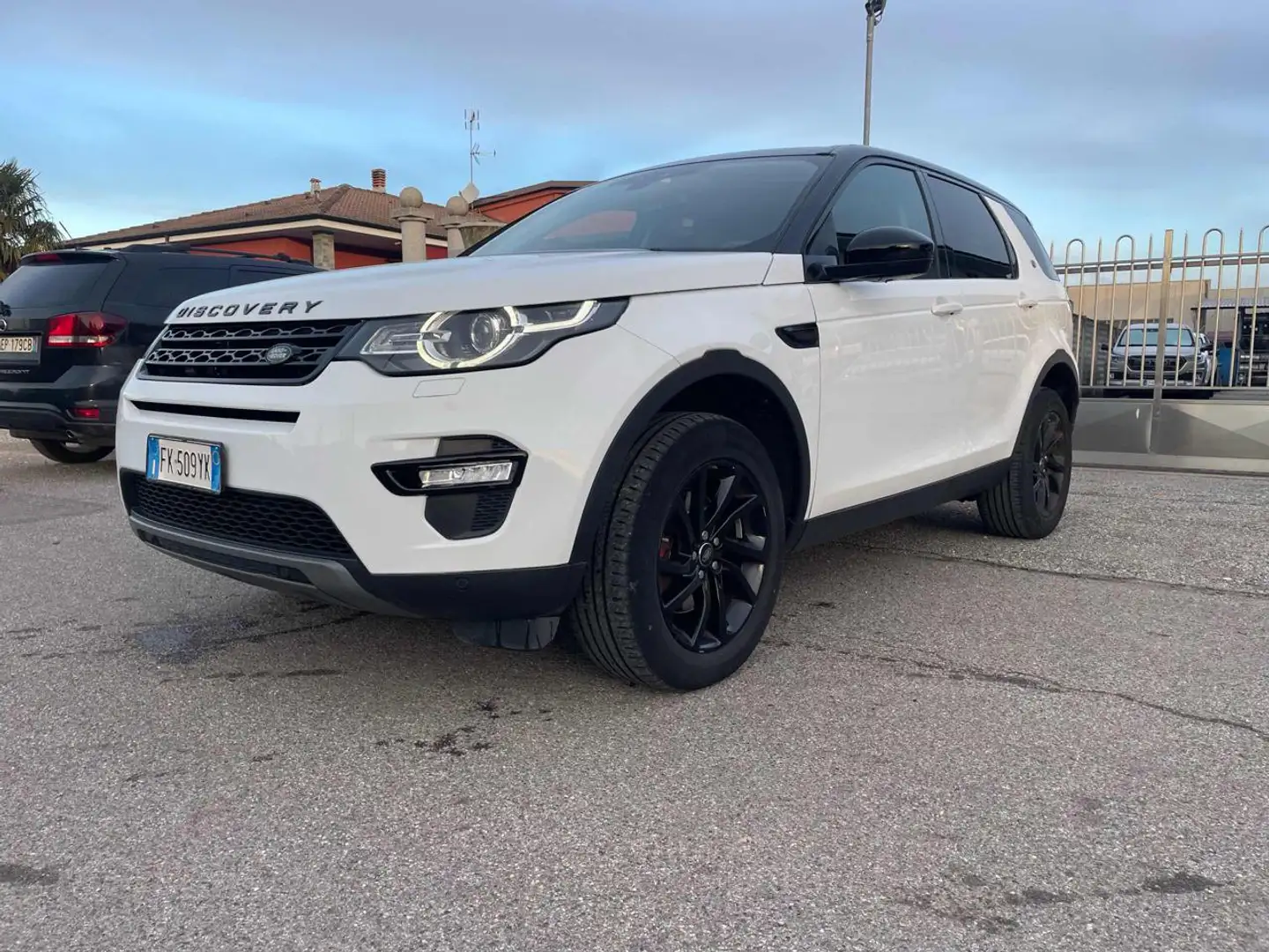 Land Rover Discovery Sport 2.0 TD4 150 CV Auto Business Ed. Premium SE Weiß - 2