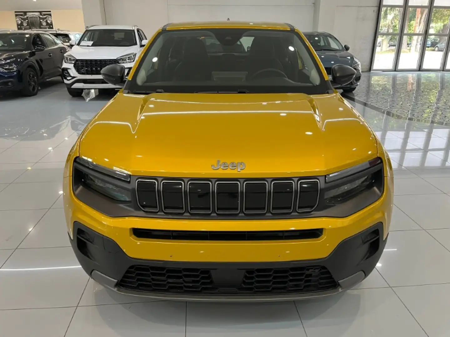 Jeep Avenger 1.2 Turbo 110 CV MHEV Longitude Jaune - 2