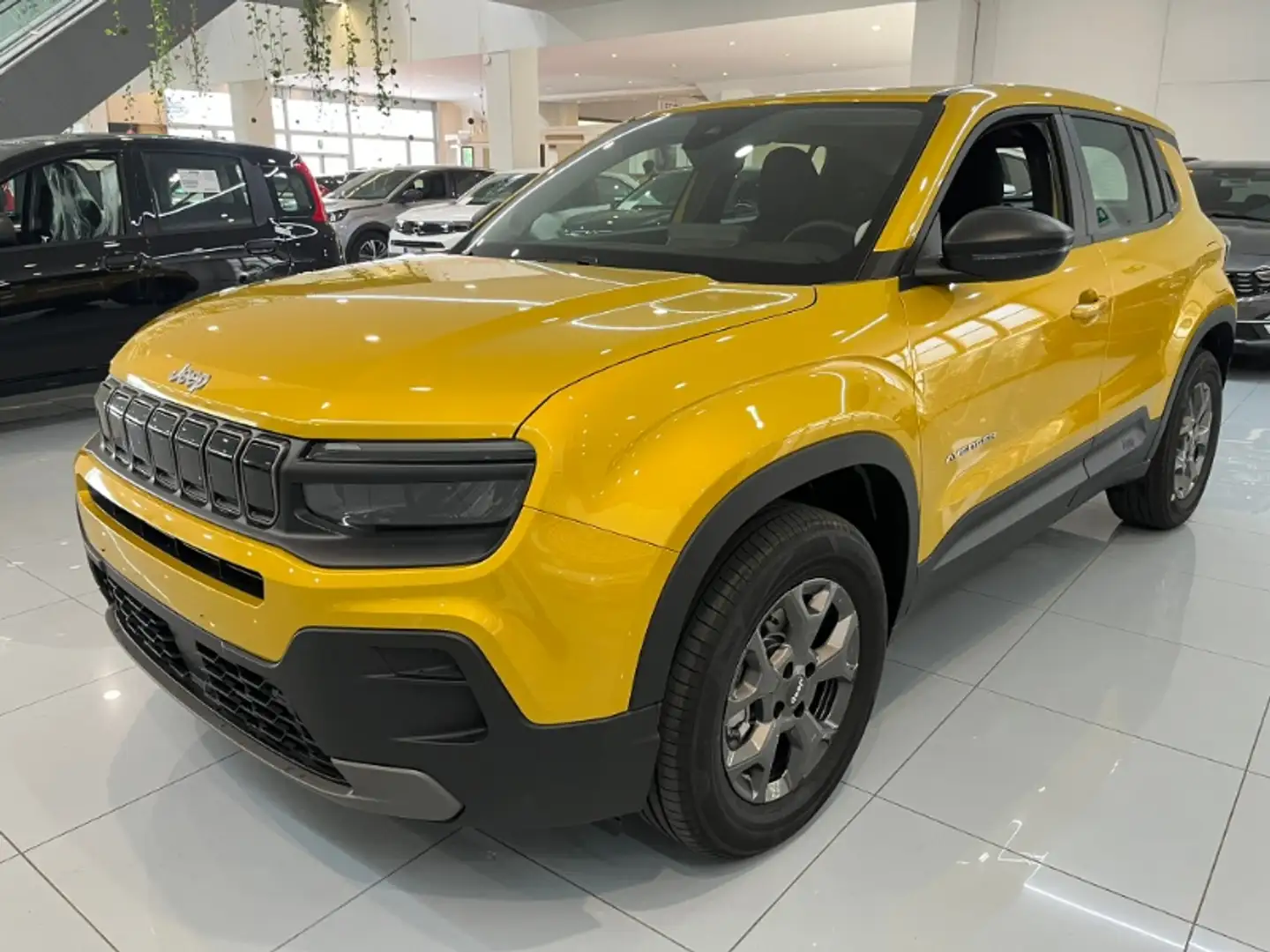 Jeep Avenger 1.2 Turbo 110 CV MHEV Longitude Jaune - 1