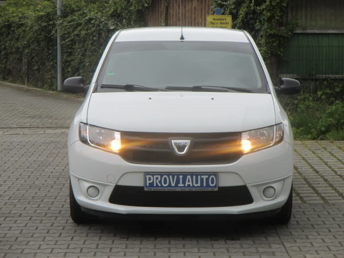 Dacia Sandero 1.2 Essentiel Blanc - 2