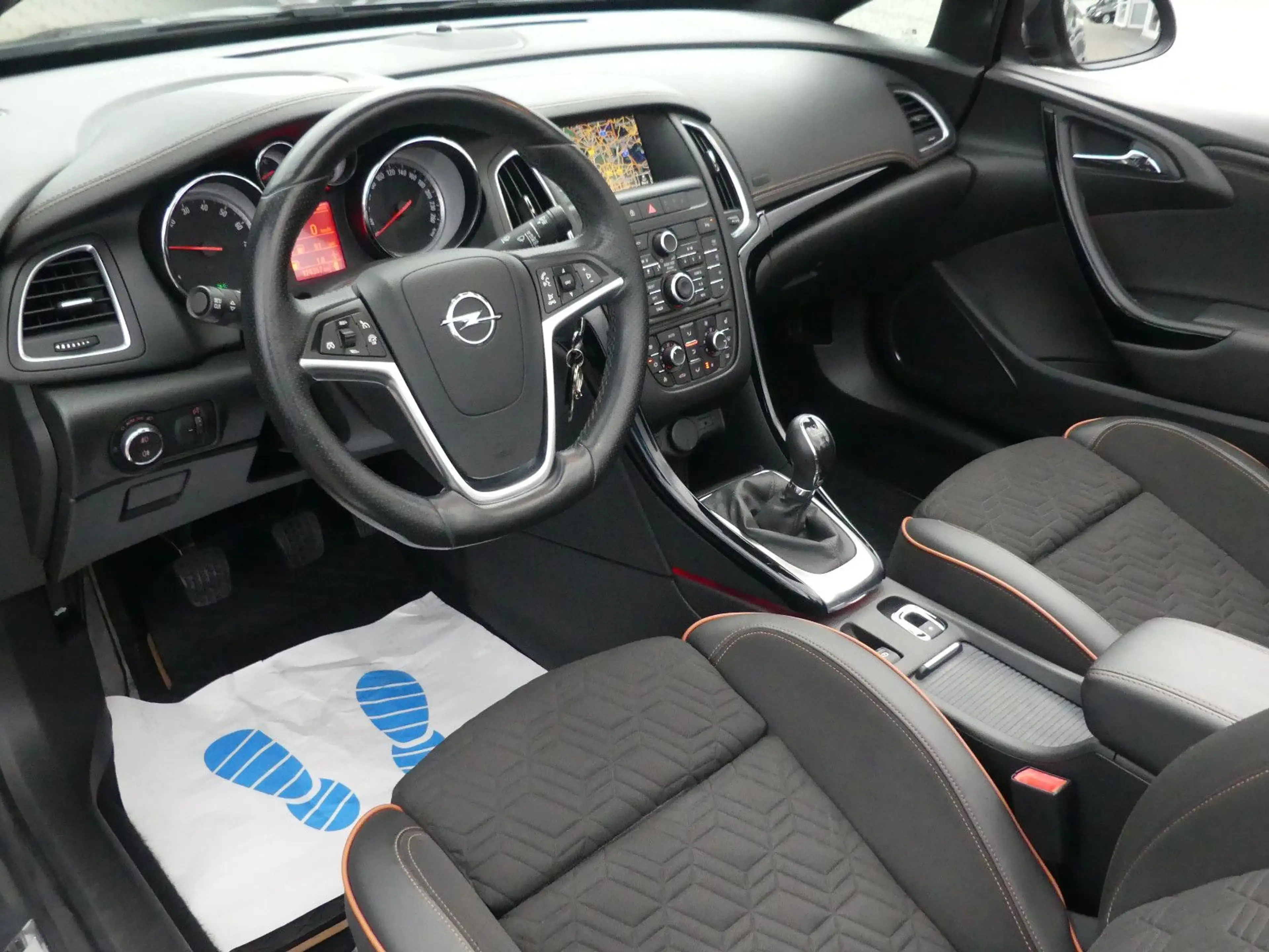 Opel Cascada Cabrio ecoFlex Kamera SHZ Temp. TÜV — photo 11