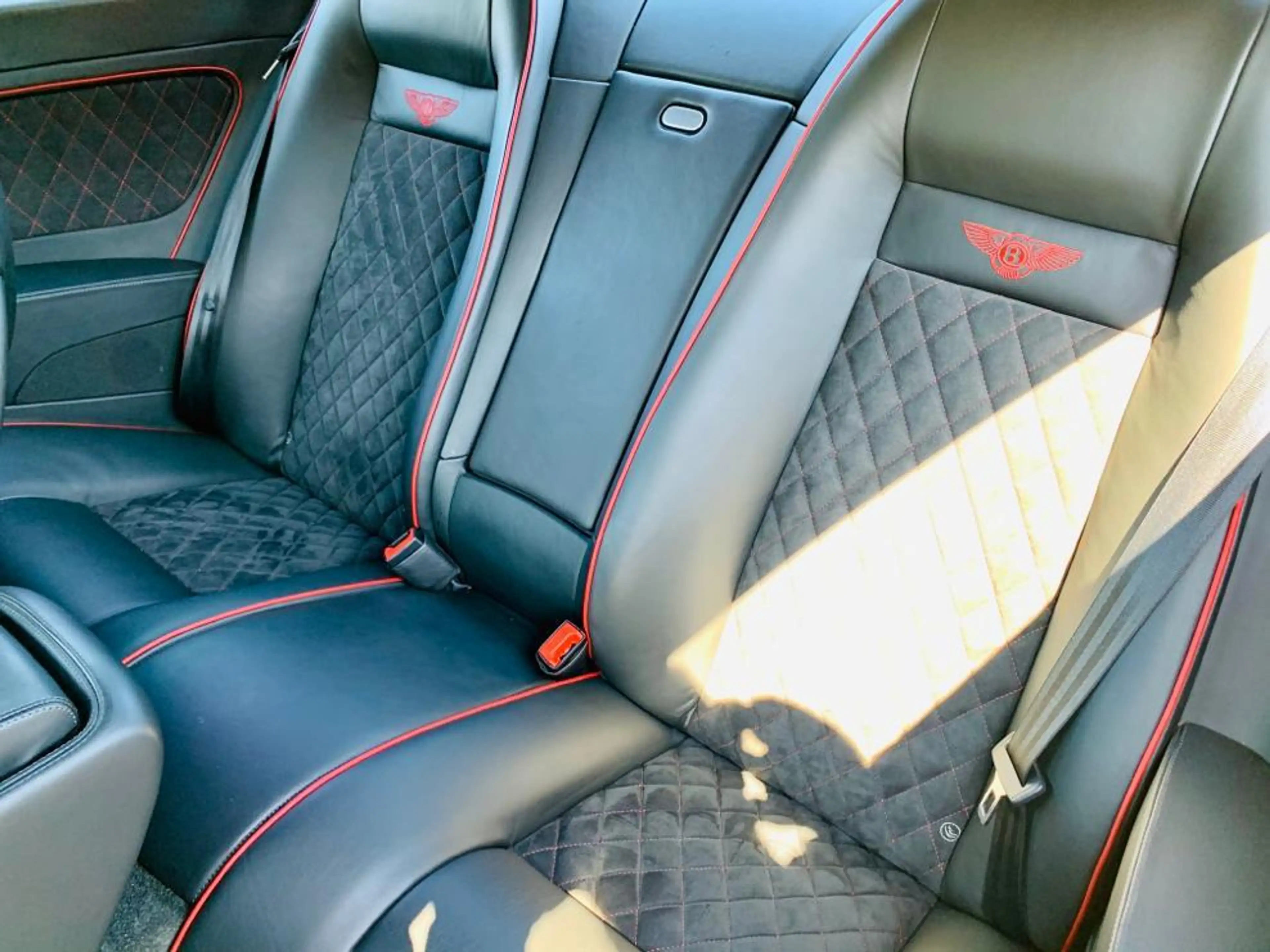 Bentley Continental Continental Supersports 6.0 BiTurbo W12 — photo 13