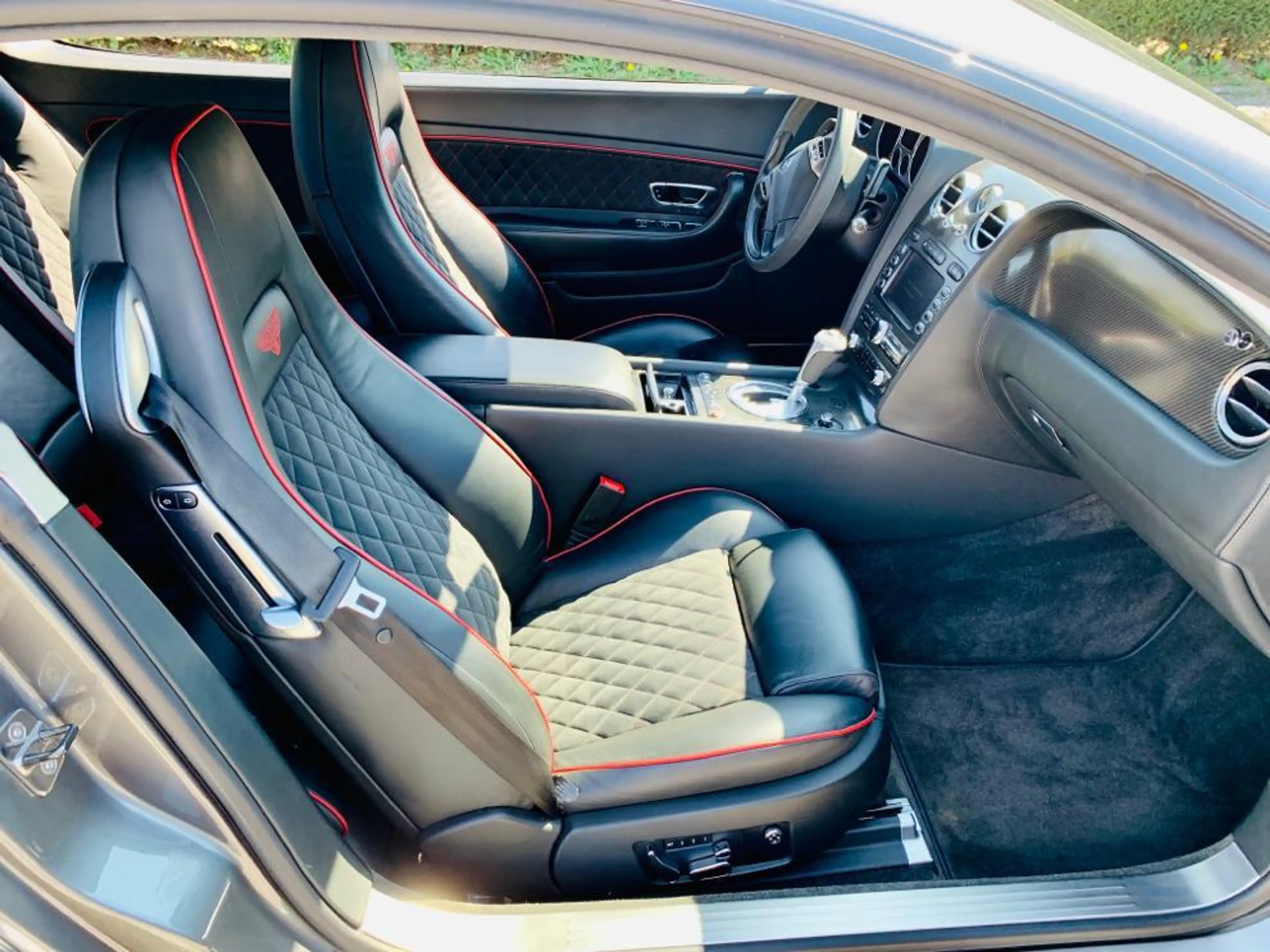 Bentley Continental Continental Supersports 6.0 BiTurbo W12 — photo 12