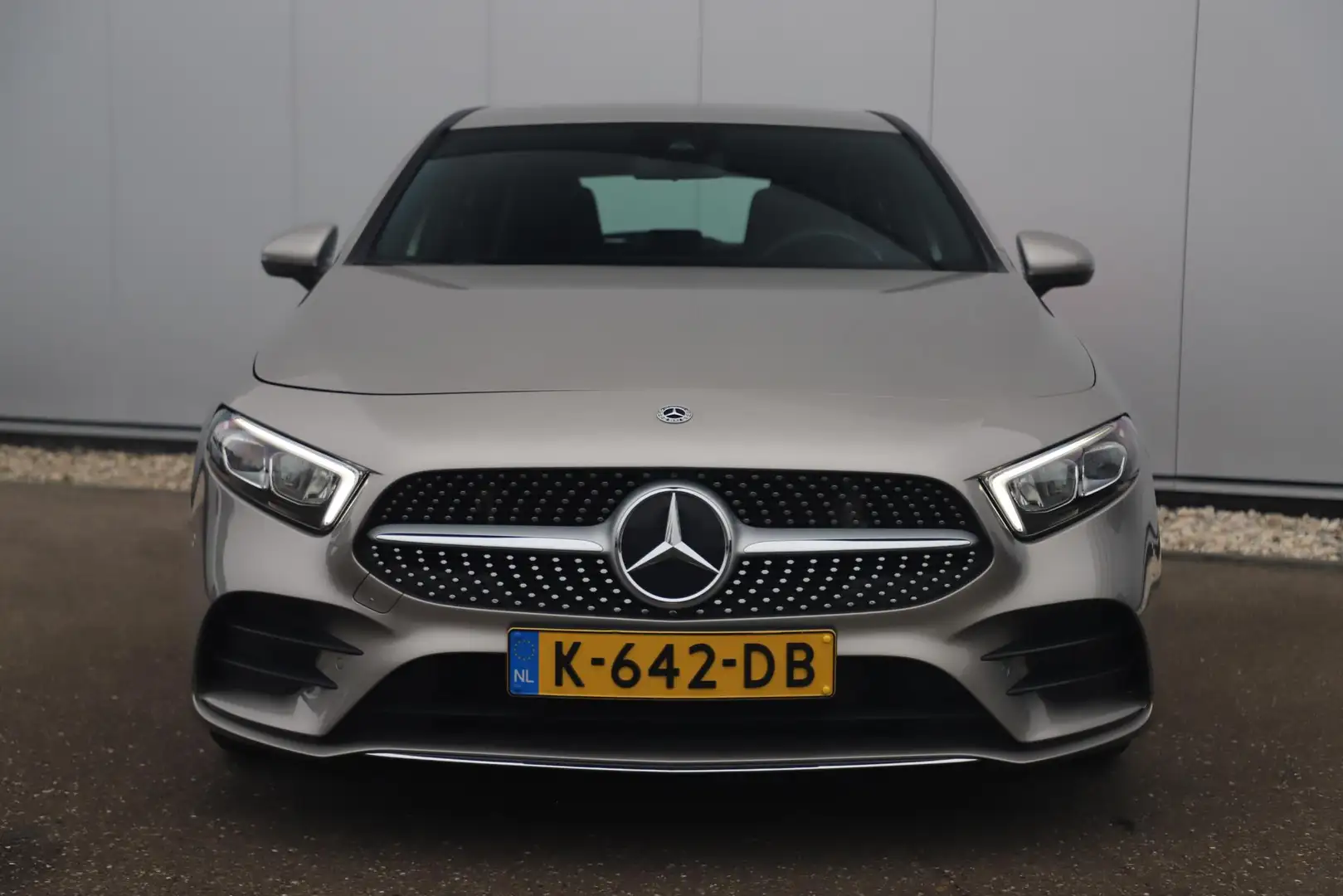 Mercedes-Benz A 160 AMG Line Widescreen Full LED Half Leder Sportstoel Gris - 2