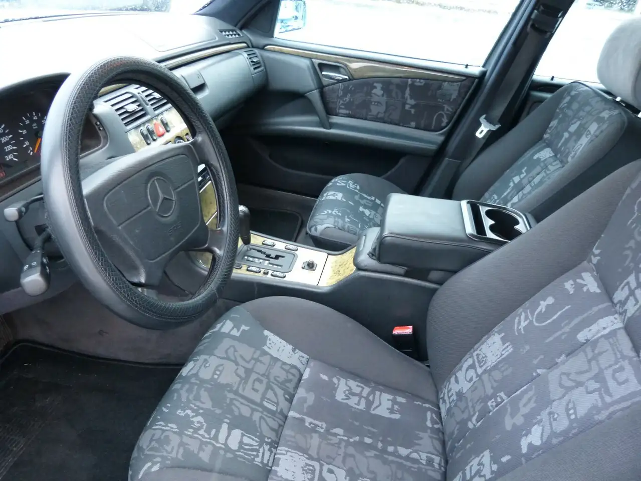 Mercedes-Benz E 200 T Avantgarde [DAB/KAMERA/AHK/TÜV], foto 9