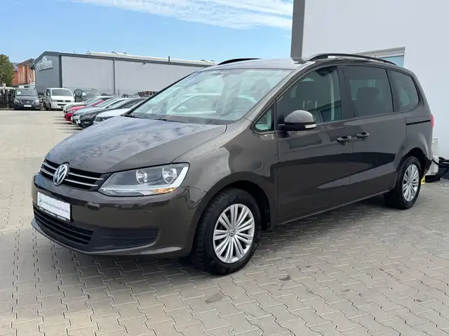 Volkswagen Sharan view 3