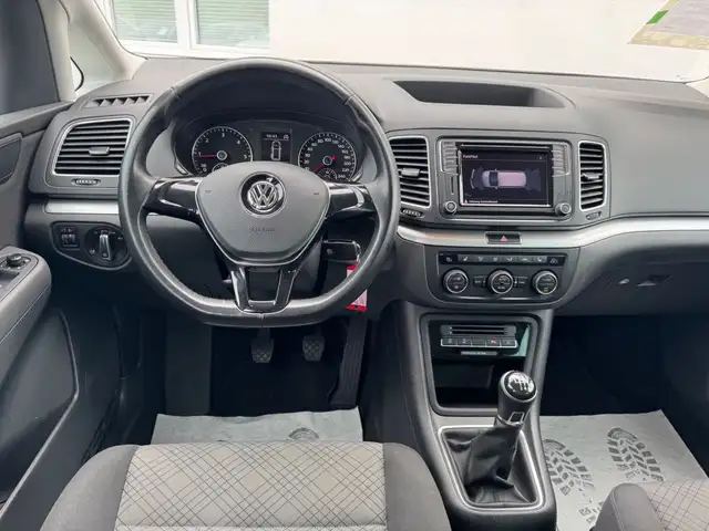 Volkswagen Sharan view 11