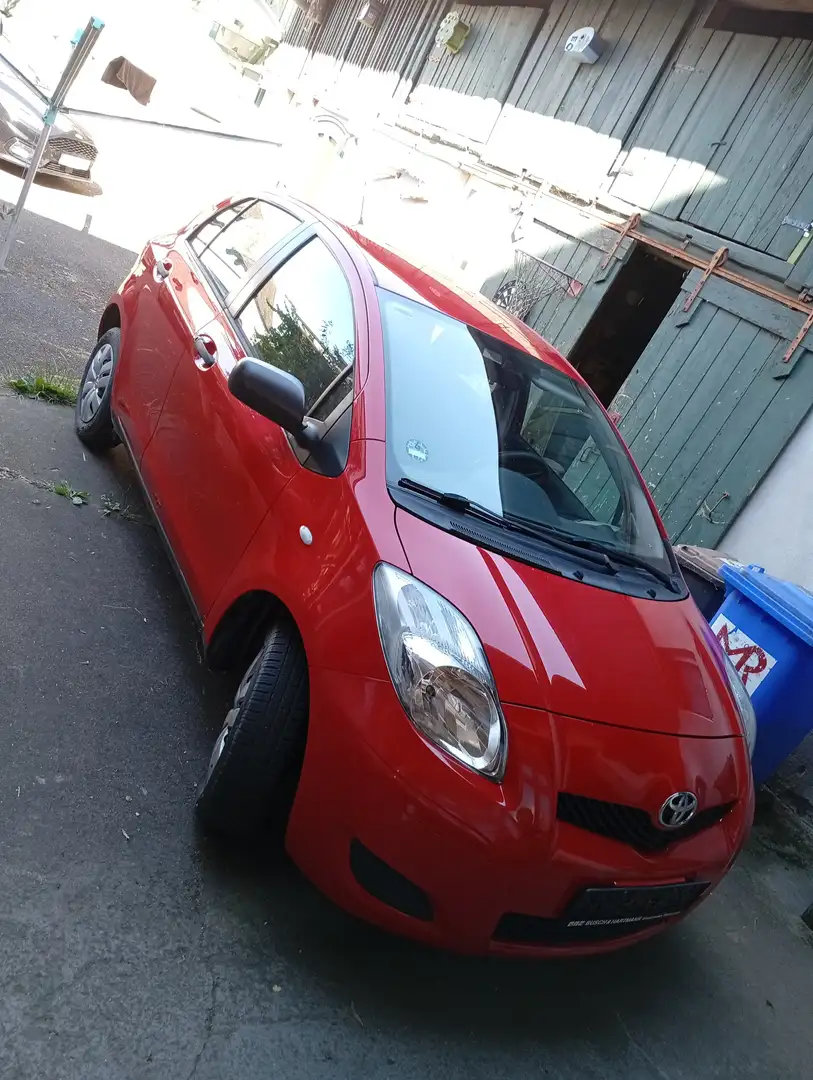 Toyota Yaris Yaris 1.0 Rot - 1