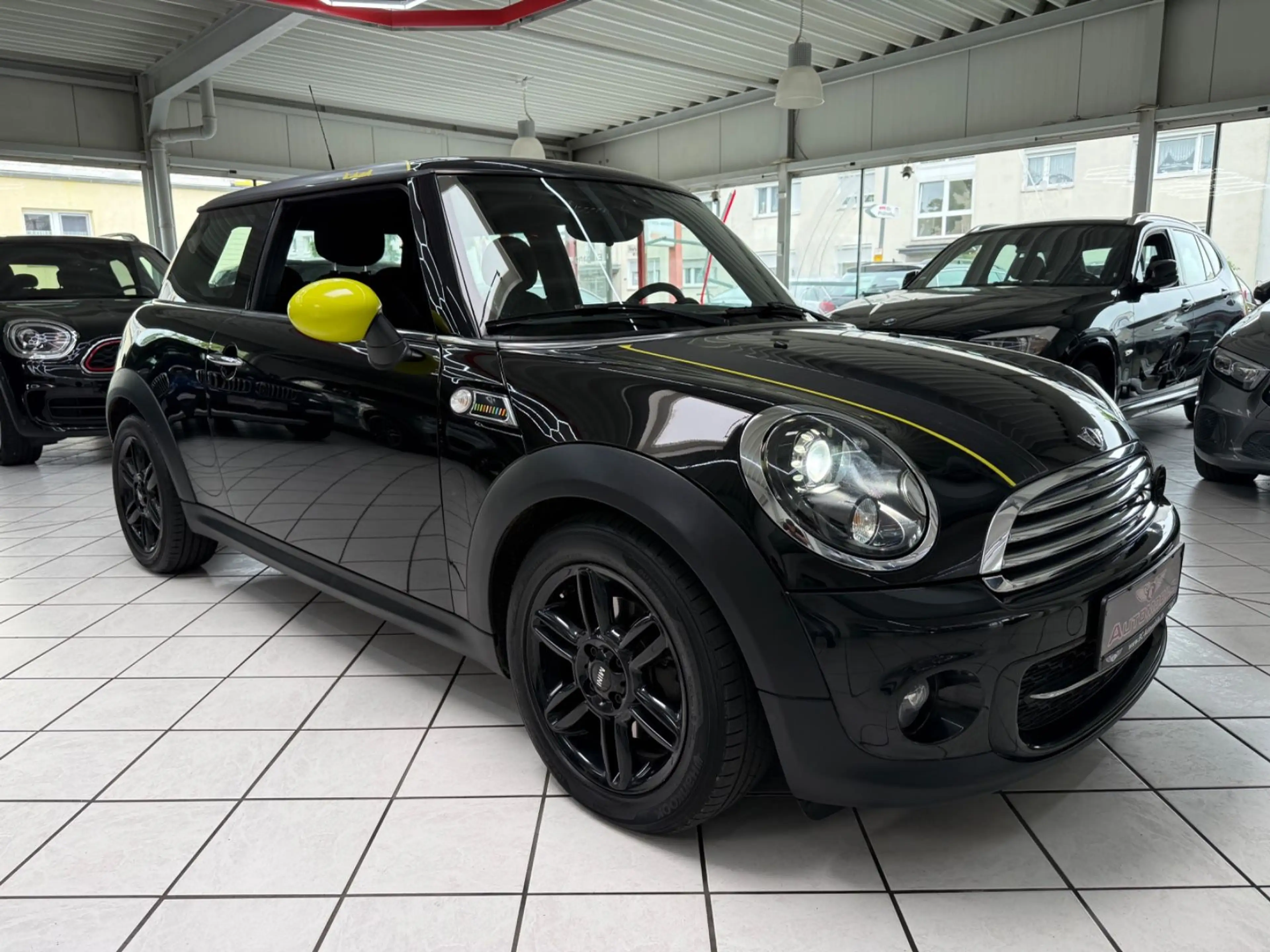 MINI Cooper D MINI COOPER D BRICK LANE XENON SHZ KLIMA — photo 3