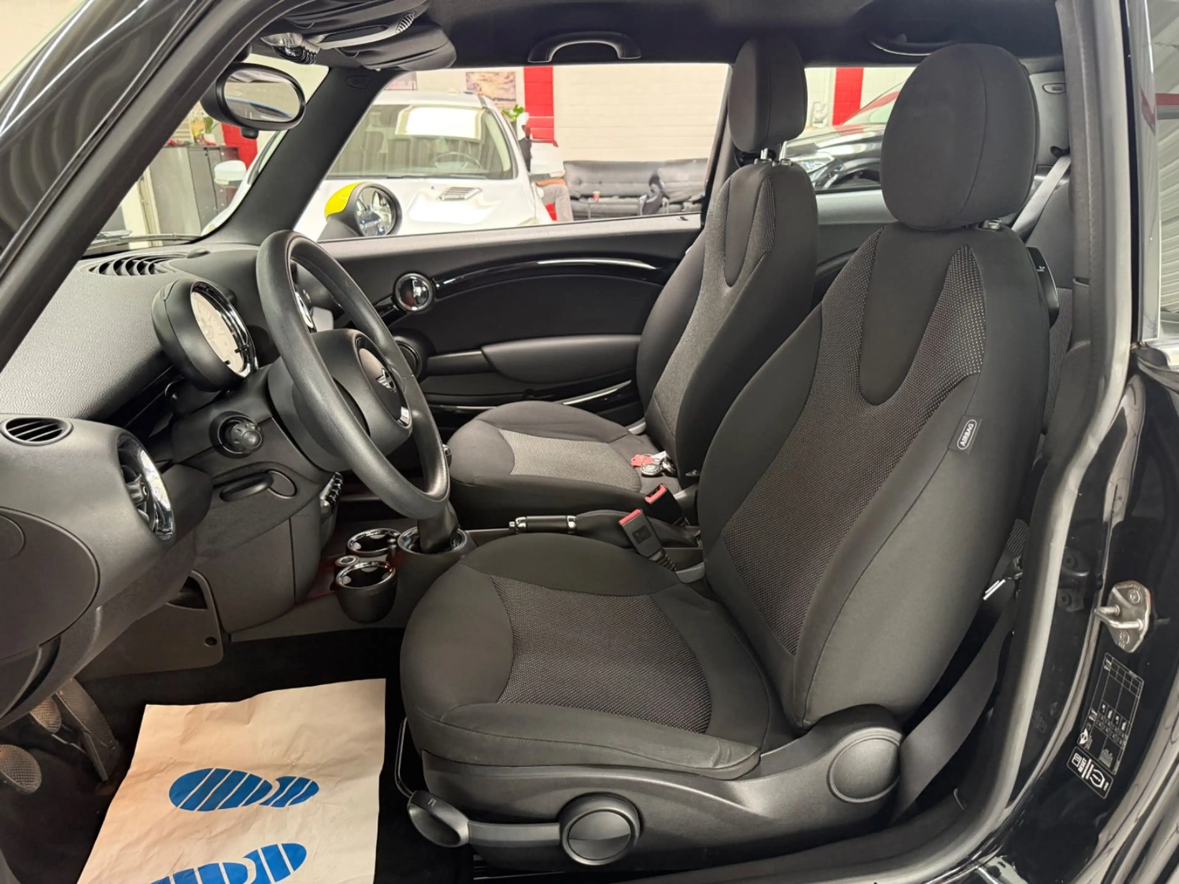 MINI Cooper D MINI COOPER D BRICK LANE XENON SHZ KLIMA — photo 10