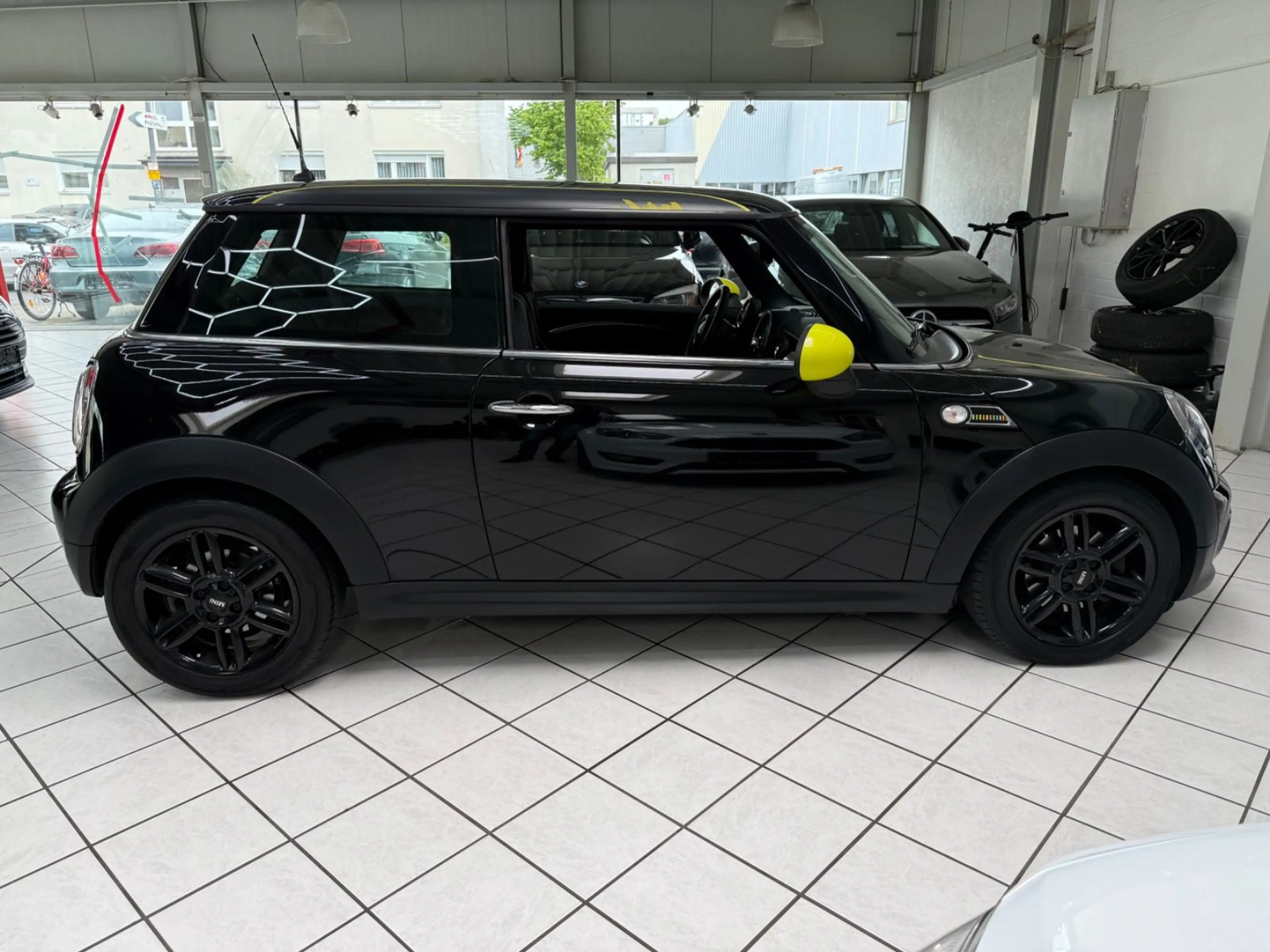 MINI Cooper D MINI COOPER D BRICK LANE XENON SHZ KLIMA — photo 4