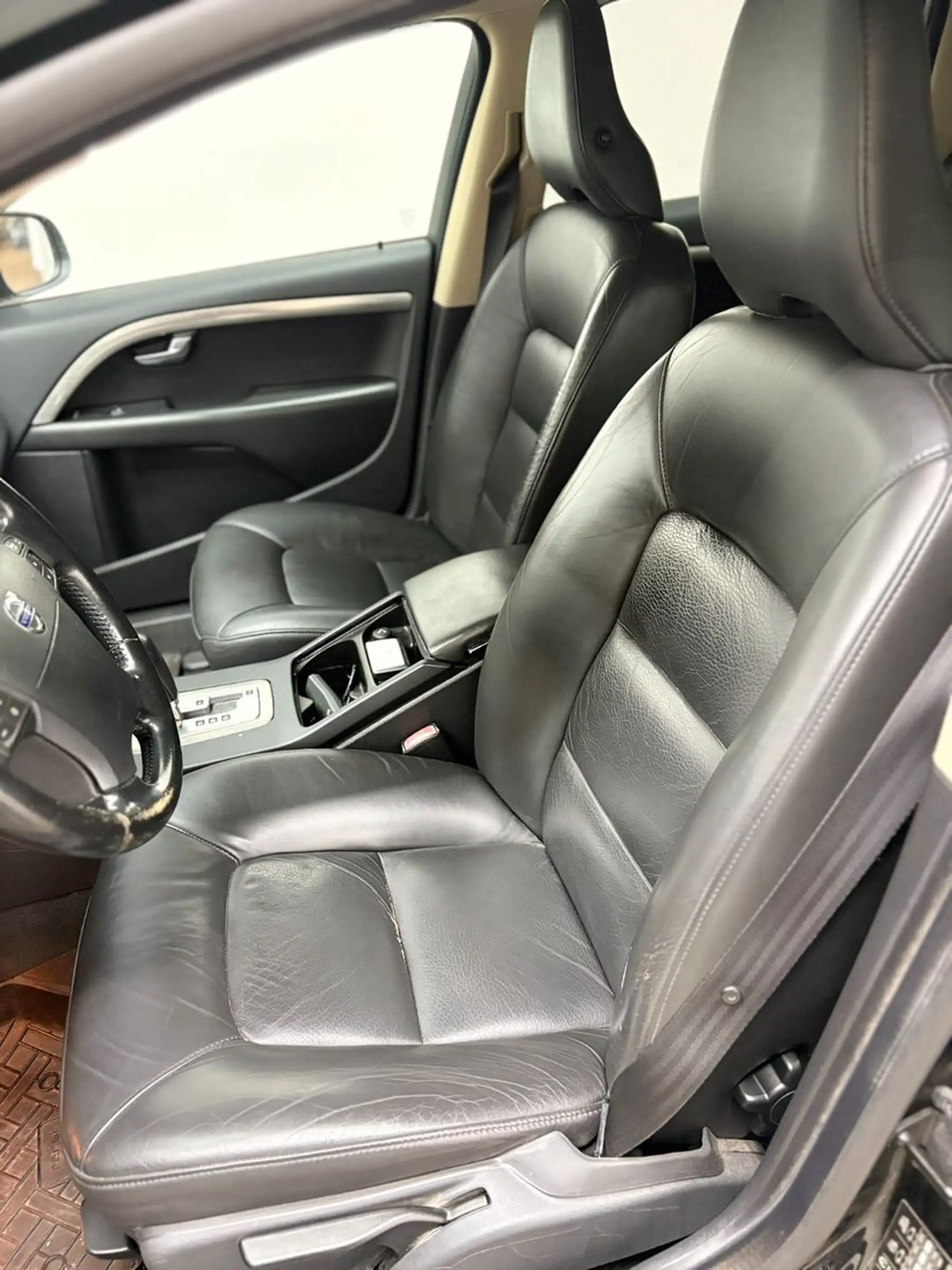 Volvo V70 Kombi Momentum — photo 10