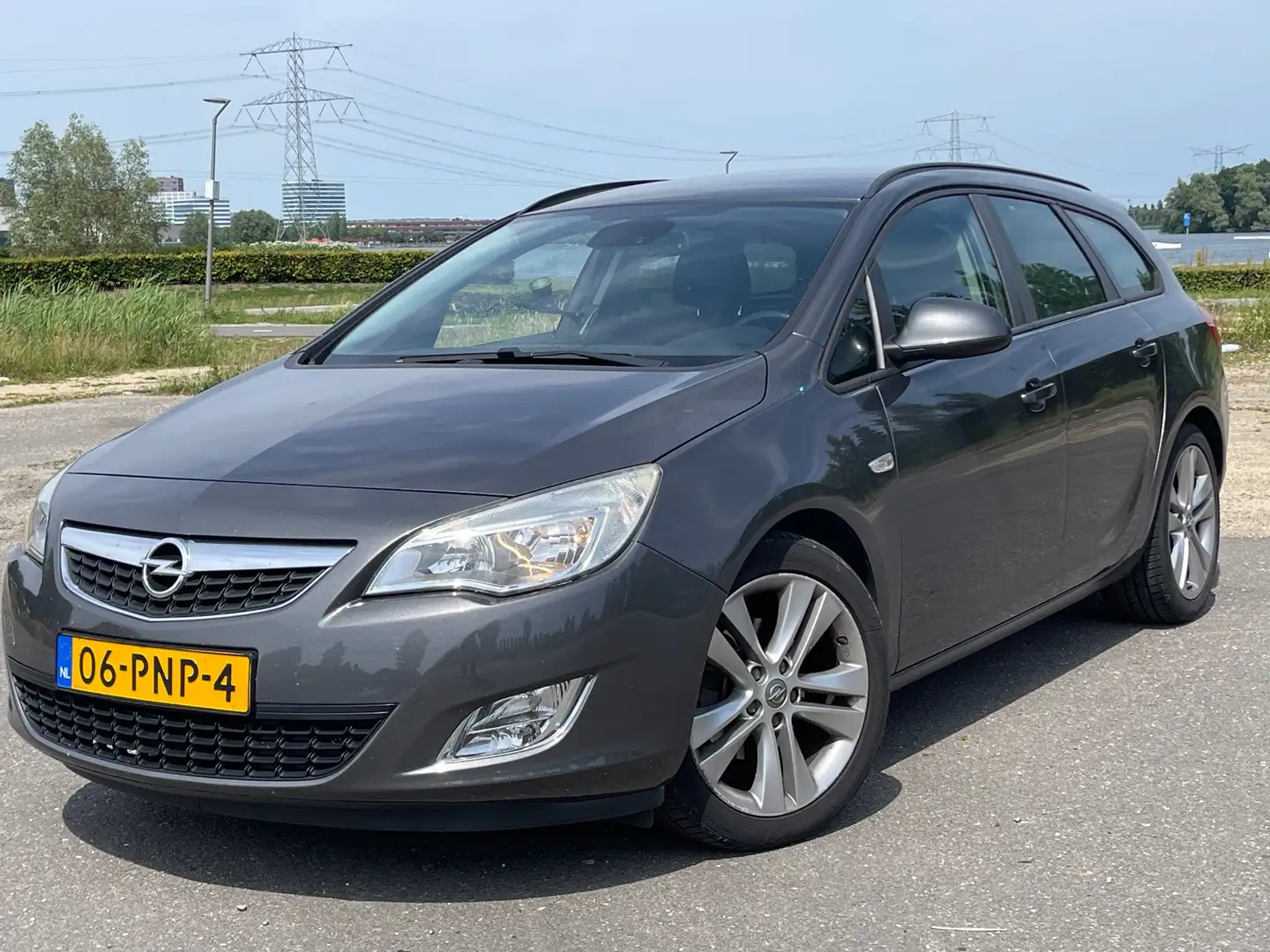 Opel Astra Sports Tourer 1.6 Turbo Sport Grijs - 1