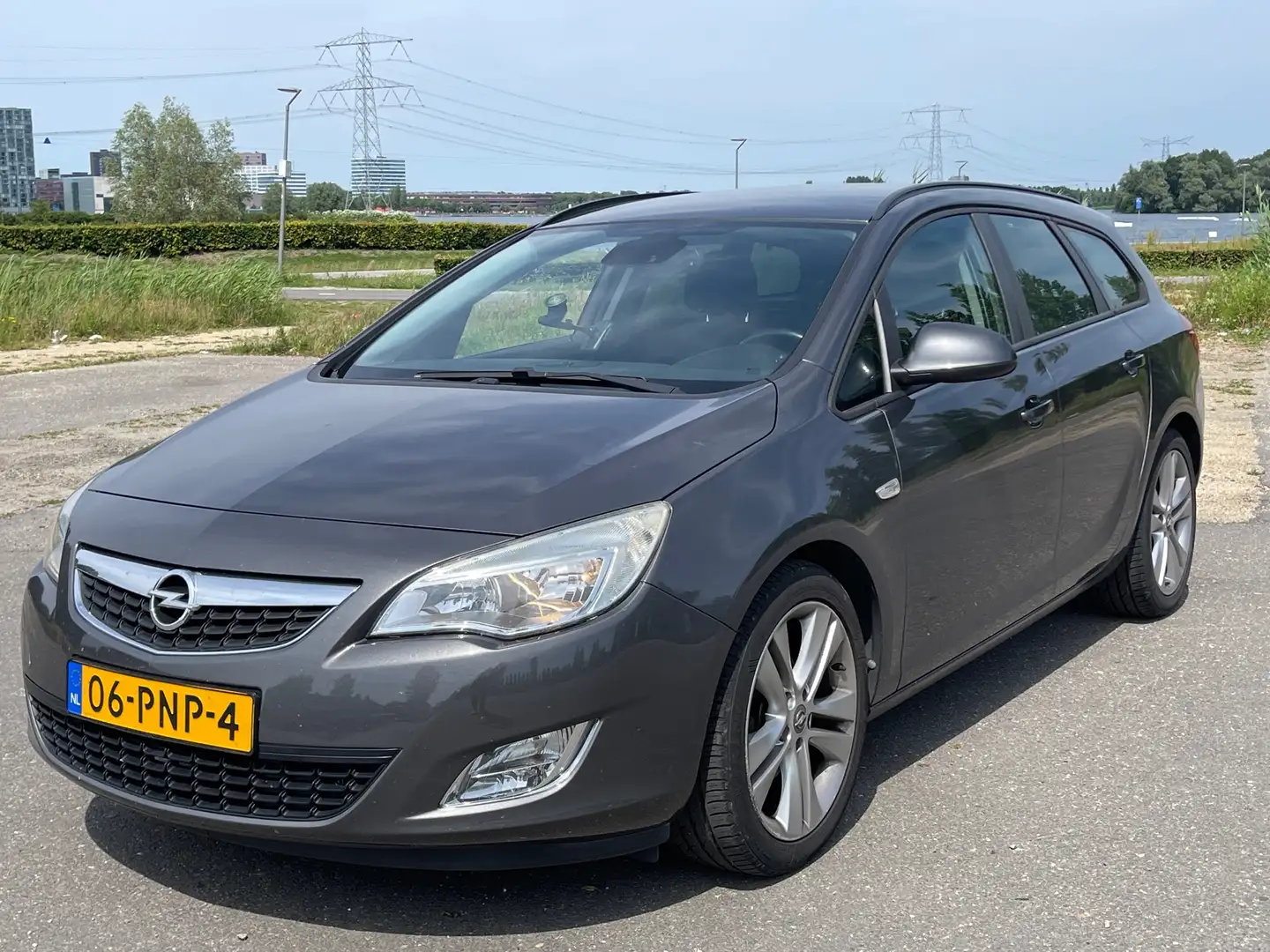 Opel Astra Sports Tourer 1.6 Turbo Sport Grijs - 2