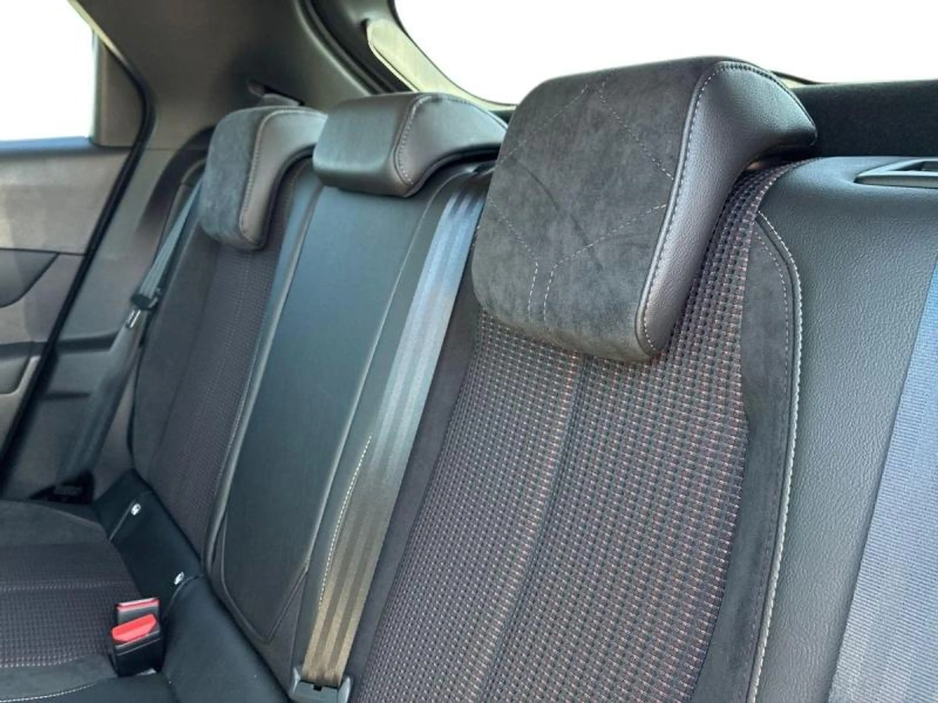 DS Automobiles DS 3 E-Tense 156ch Performance Line + — photo 4