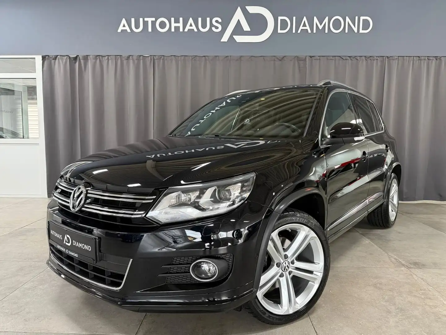 Volkswagen Tiguan Sport & Style 4Motion* R-LINE* DSG*PANO * Schwarz - 2