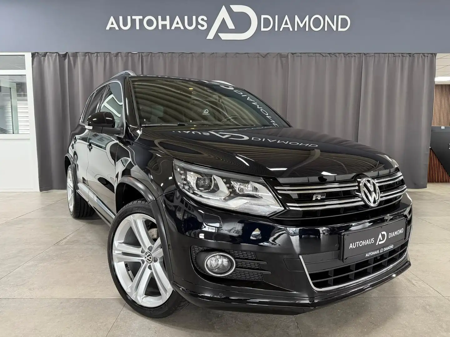 Volkswagen Tiguan Sport & Style 4Motion* R-LINE* DSG*PANO * Schwarz - 1