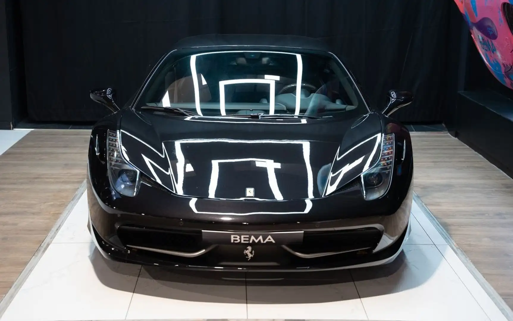 Ferrari 458 V8 4.5 570cv | Carbone LED Jantes 20” Lift Écussons Scuderia À partir de 2430-mois Negro - 2