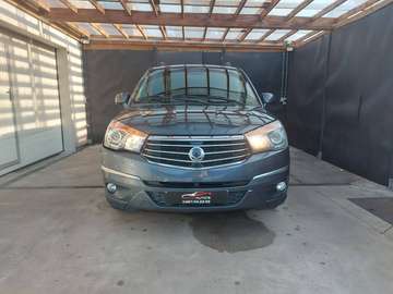 Rodius 2.2 SV220e-XDi 2WD Crystal Plus