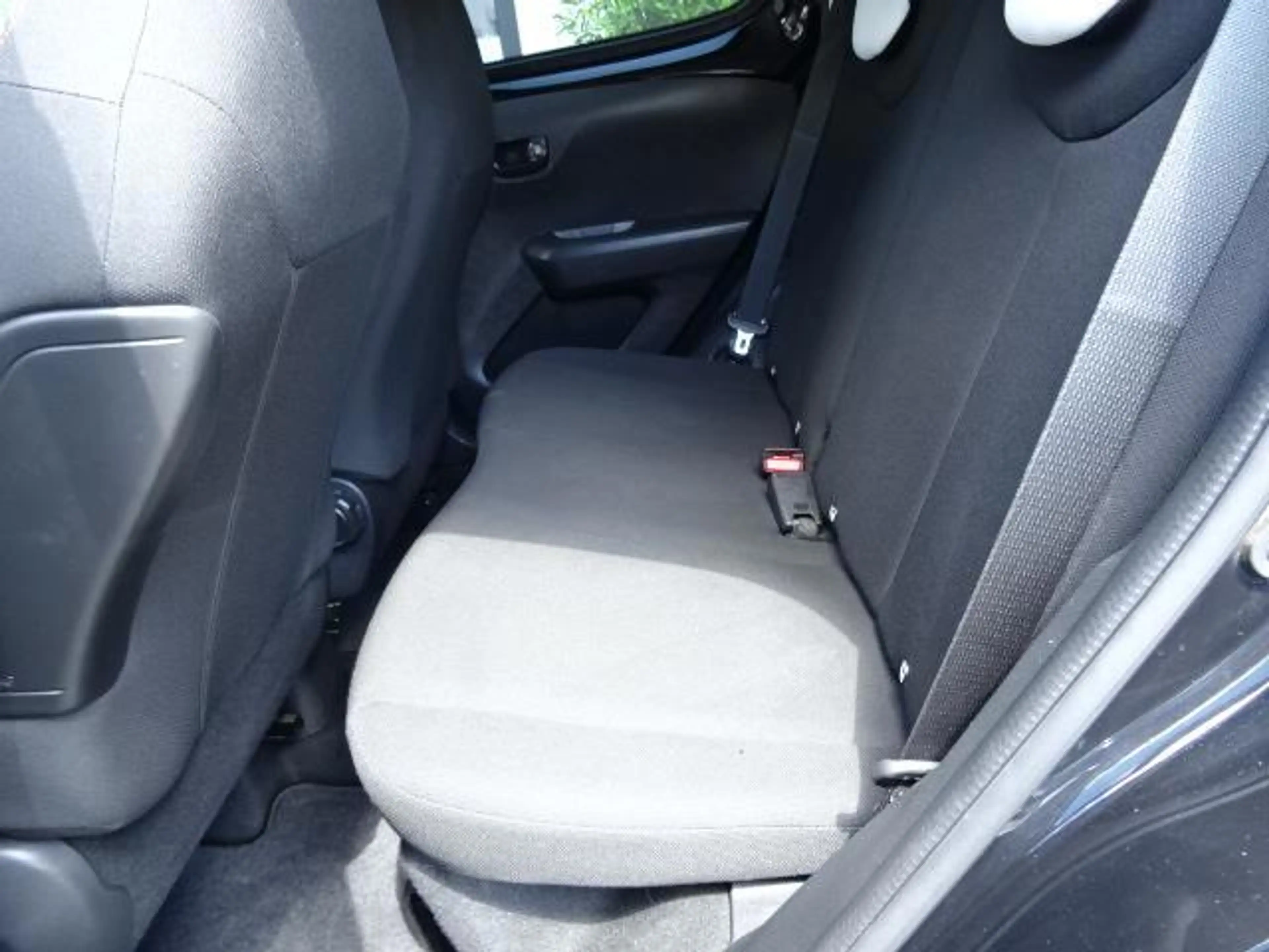 Citroen C1 1.0 VTi Feel — photo 13