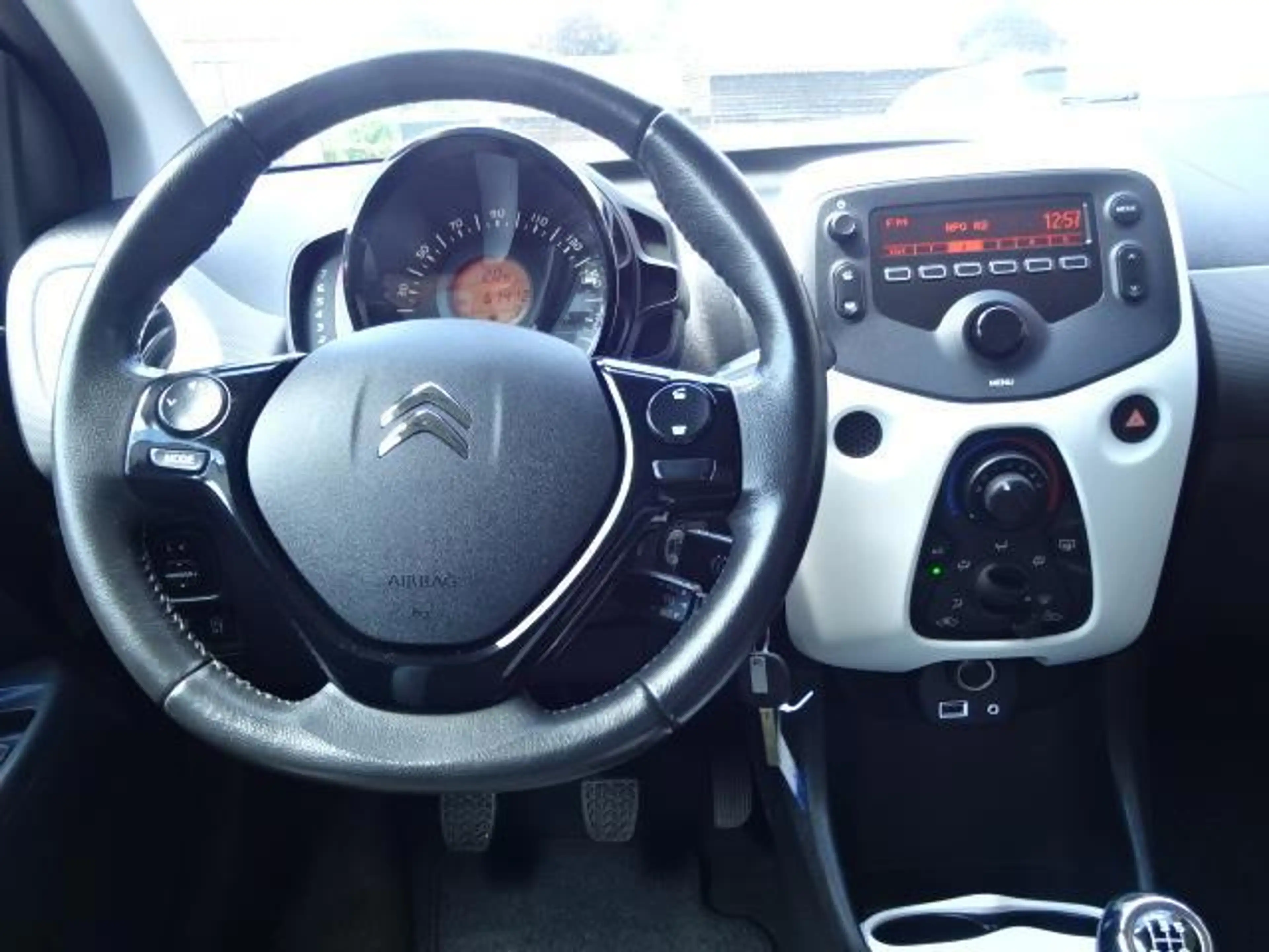 Citroen C1 1.0 VTi Feel — photo 14