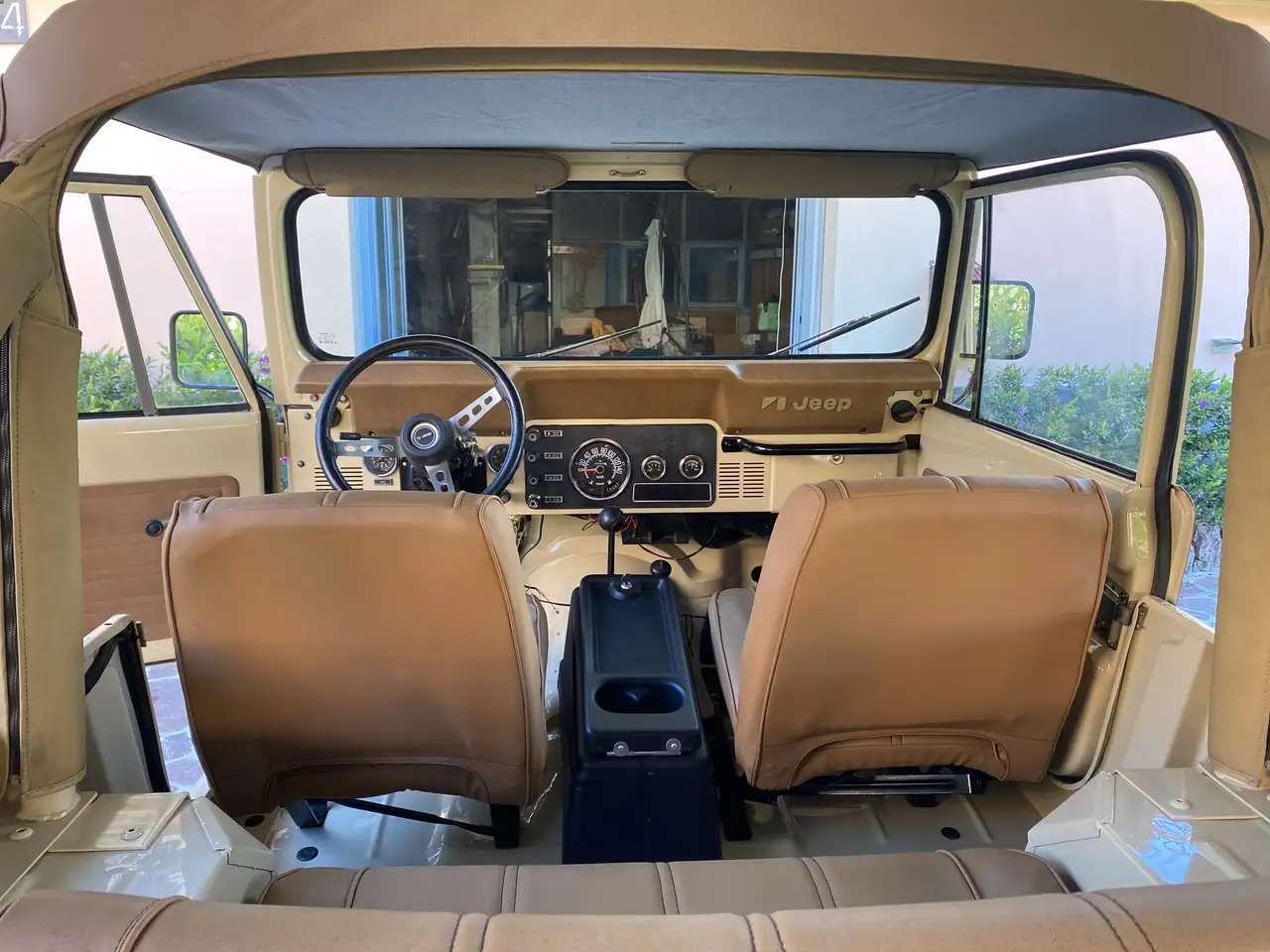 Jeep CJ-7 Renegate 5.0 V8 304 amc Levi’s Edition, foto 11