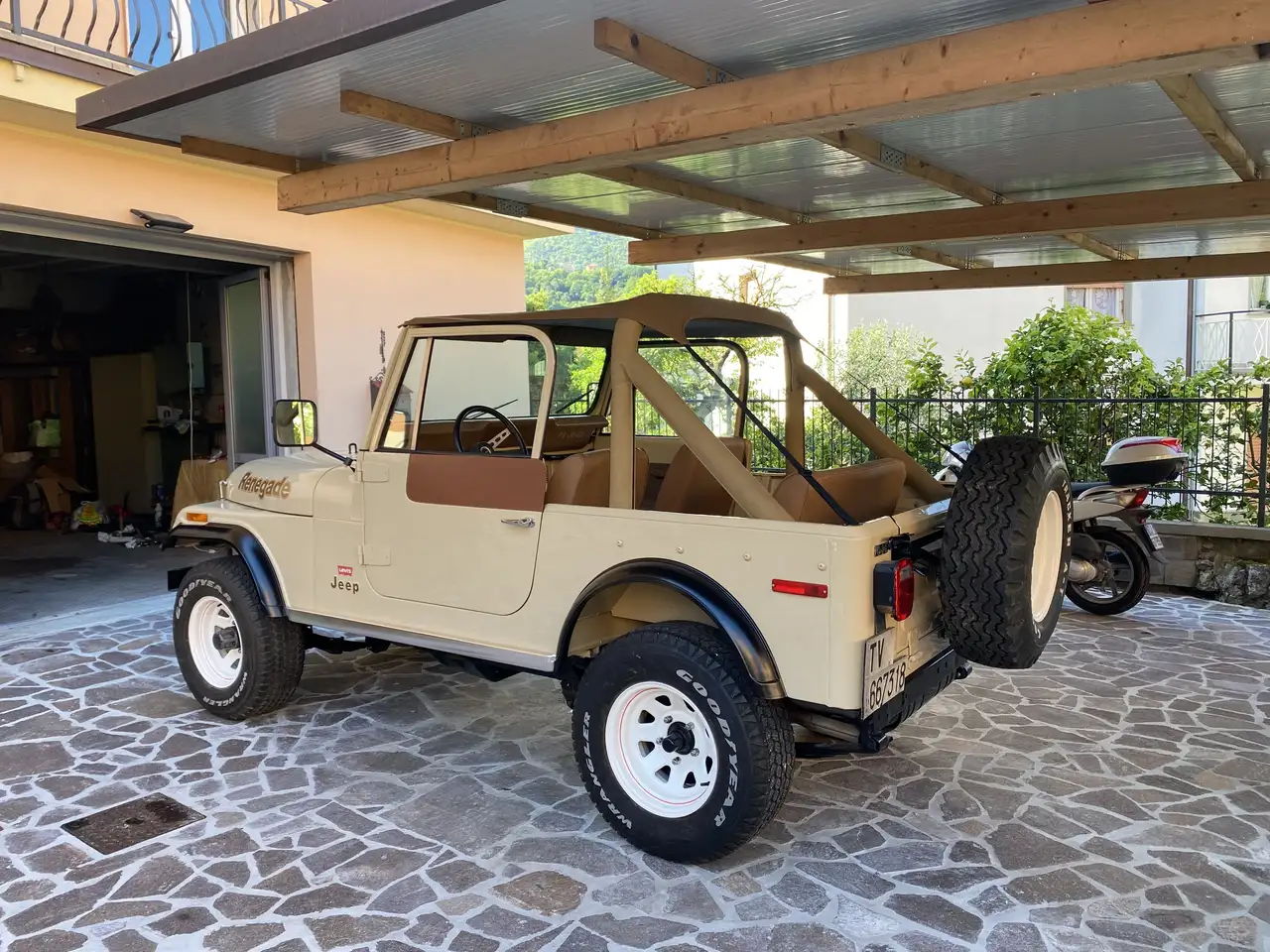 Jeep CJ-7 Renegate 5.0 V8 304 amc Levi’s Edition, foto 2