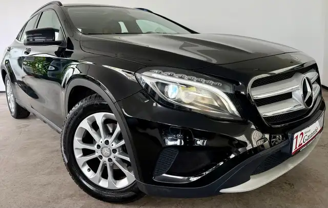 Mercedes-Benz GLA 200 CDI AHK XENON PDC NAVI SHZ
