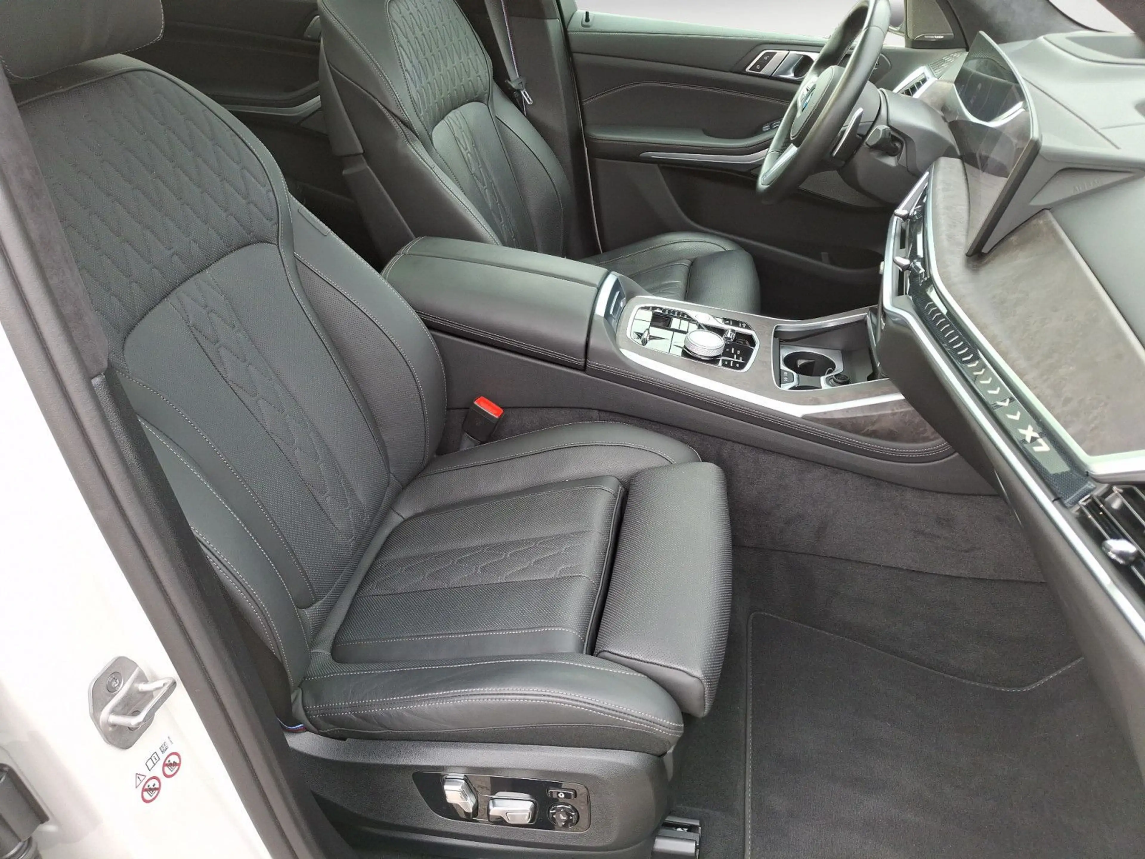 BMW X7 xDrive40d M Sportpaket Sport Aut. Standhzg. — photo 13