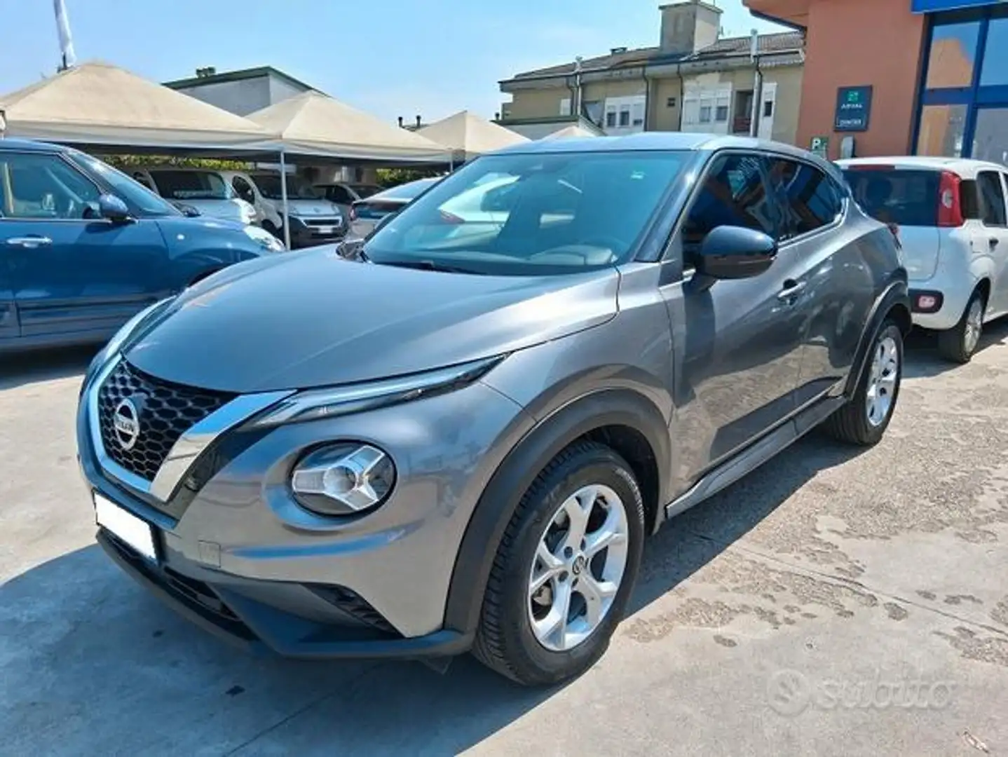 Nissan Juke 1.0 DIG-T 114 CV N-Connecta Grey - 1