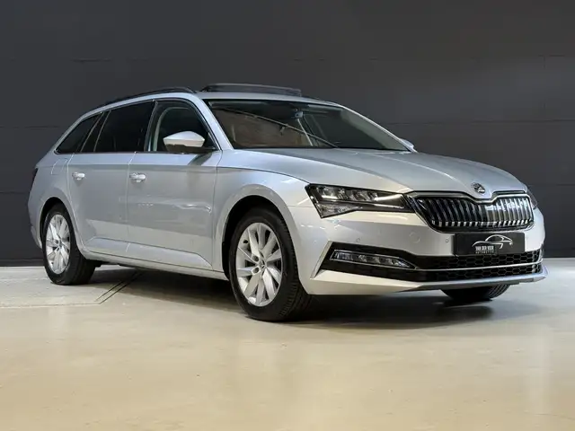 Skoda Superb view 5