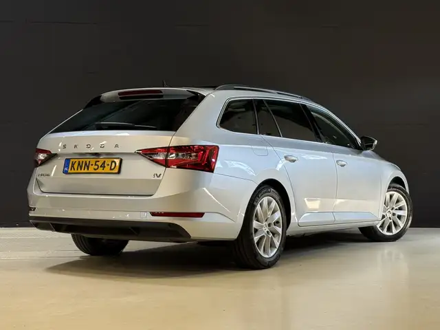 Skoda Superb view 28
