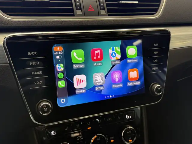 Skoda Superb view 23
