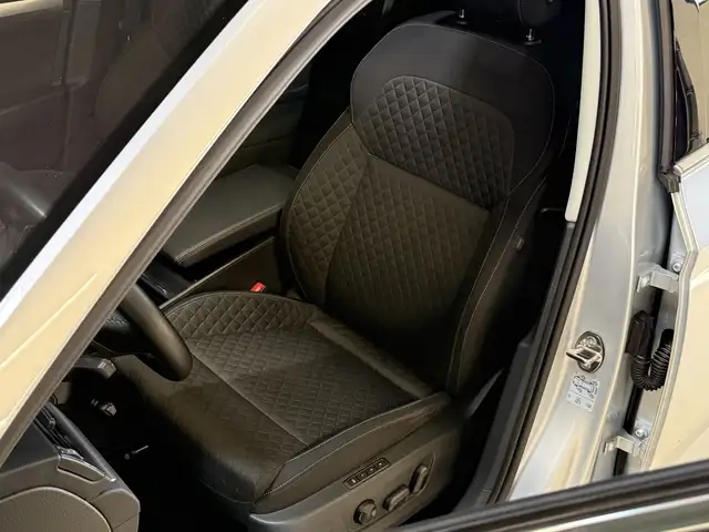 Skoda Superb view 8