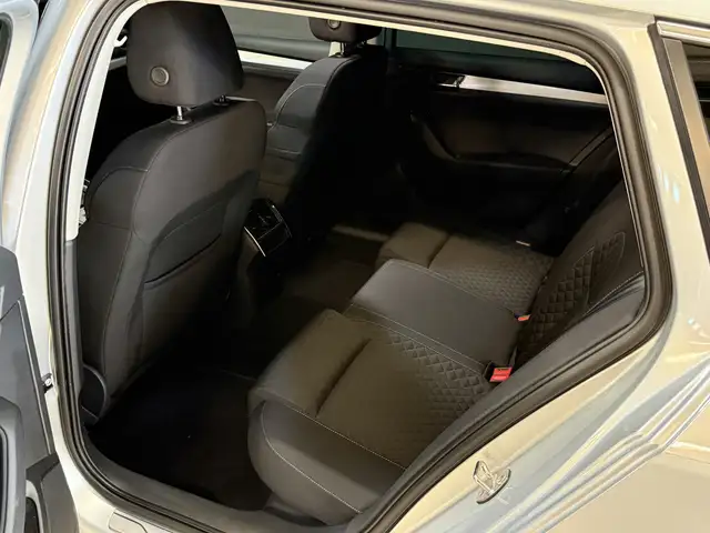 Skoda Superb view 10