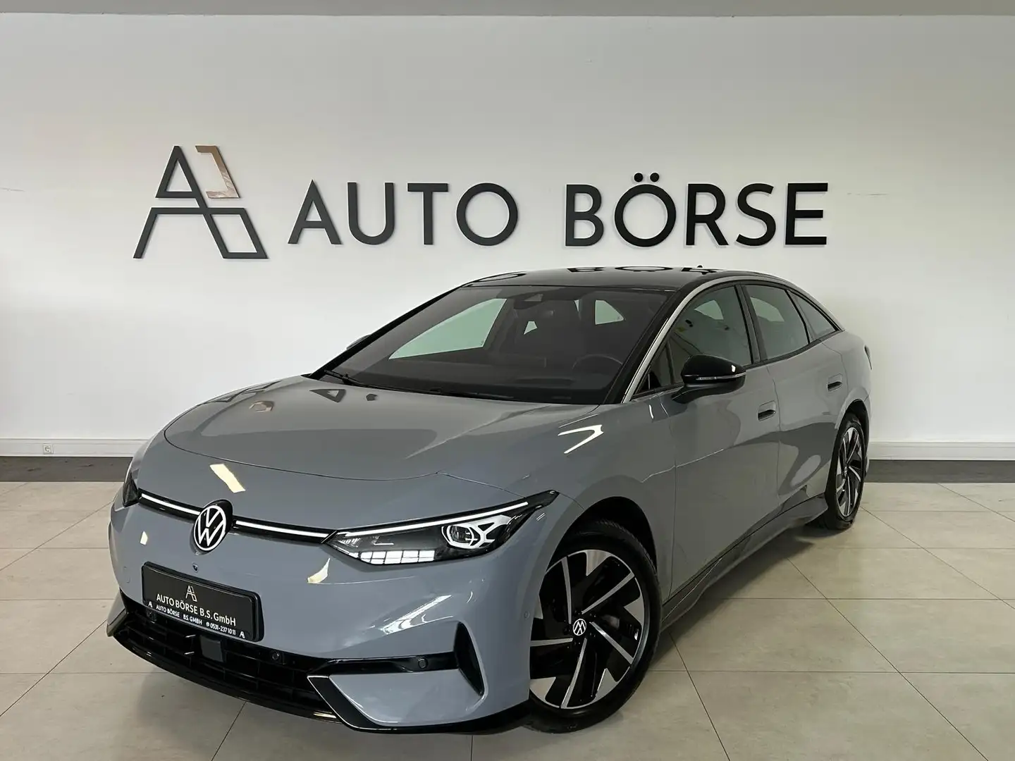 Volkswagen ID.7 Pro NAVI*HUD*WÄRMEPUMPE*PARKLENK*LED*AHK* Gris - 1