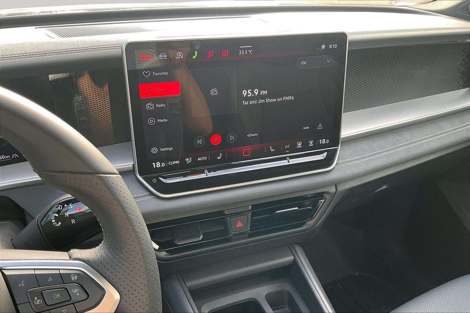 2026 Volkswagen Tiguan COMFORTLINE R-LINE BLACK EDITION — снимка 1