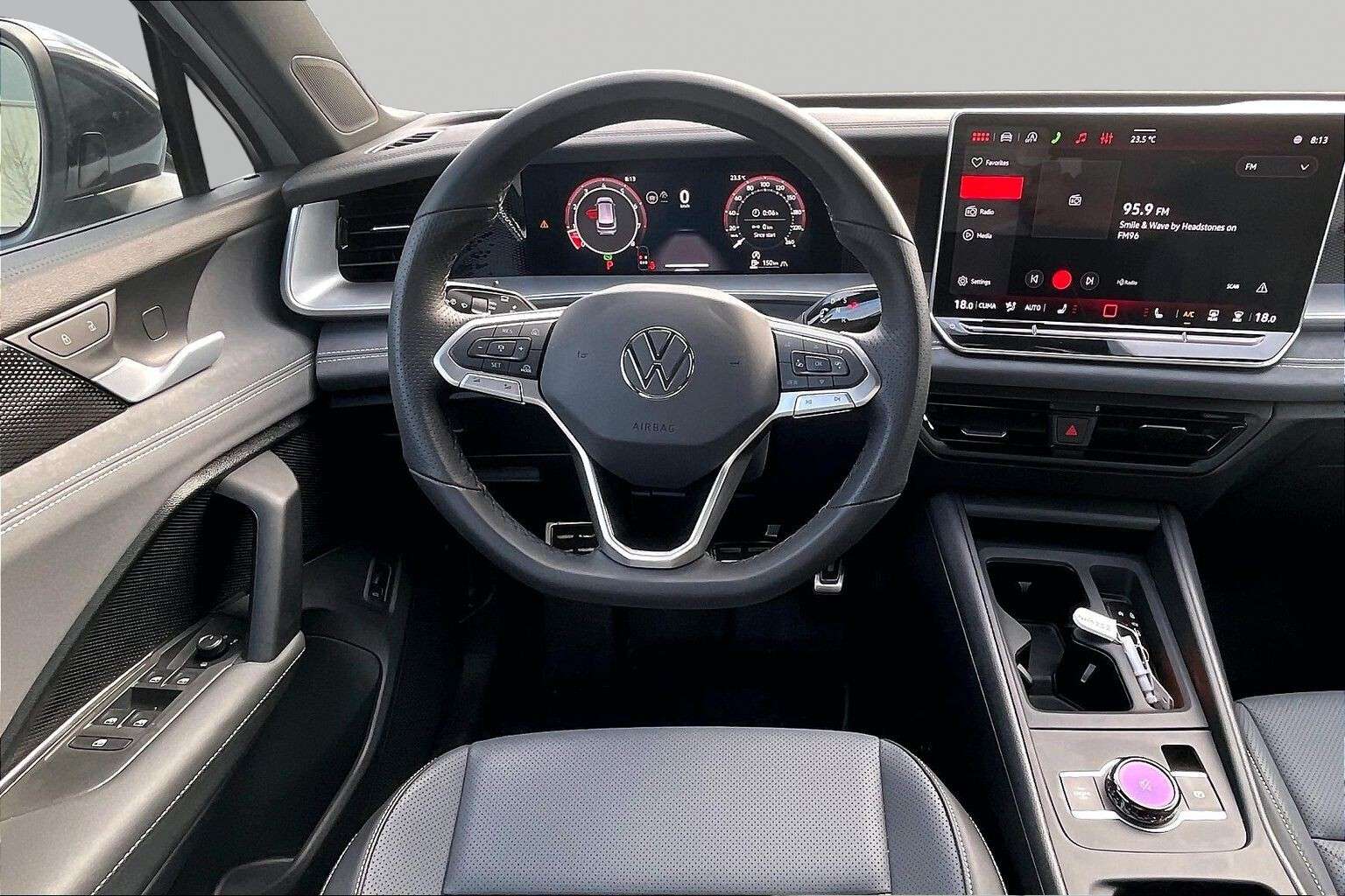 2026 Volkswagen Tiguan COMFORTLINE R-LINE BLACK EDITION — снимка 1