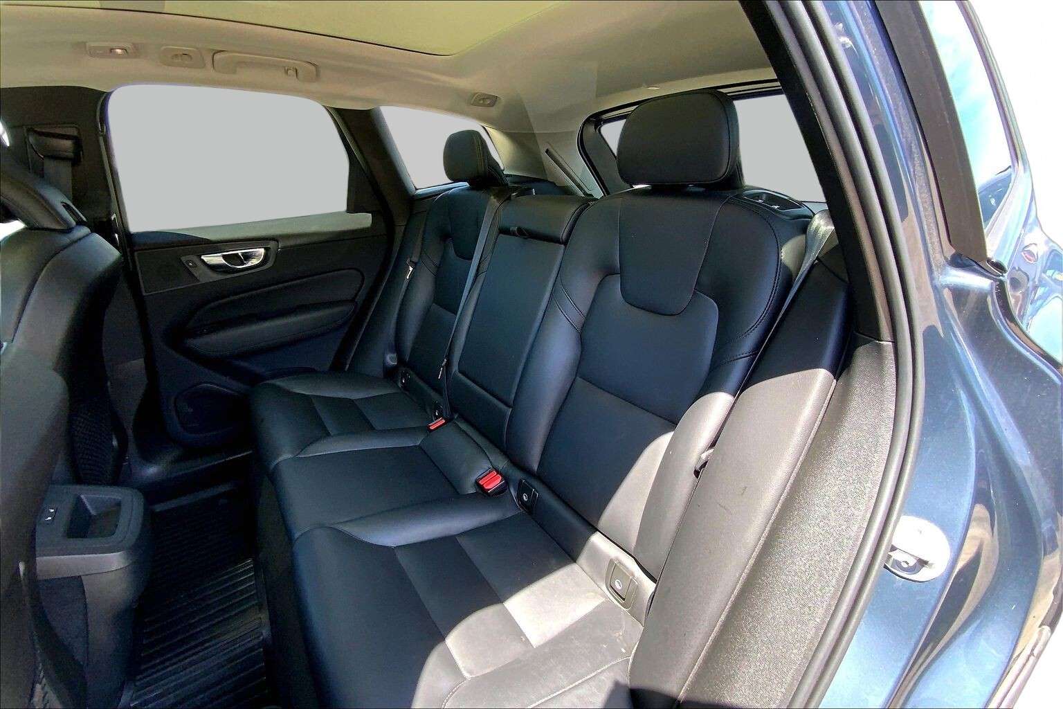 2024 Volvo XC60 | Hybrid | Sunroof | Heated Steering Wheel thumb 10