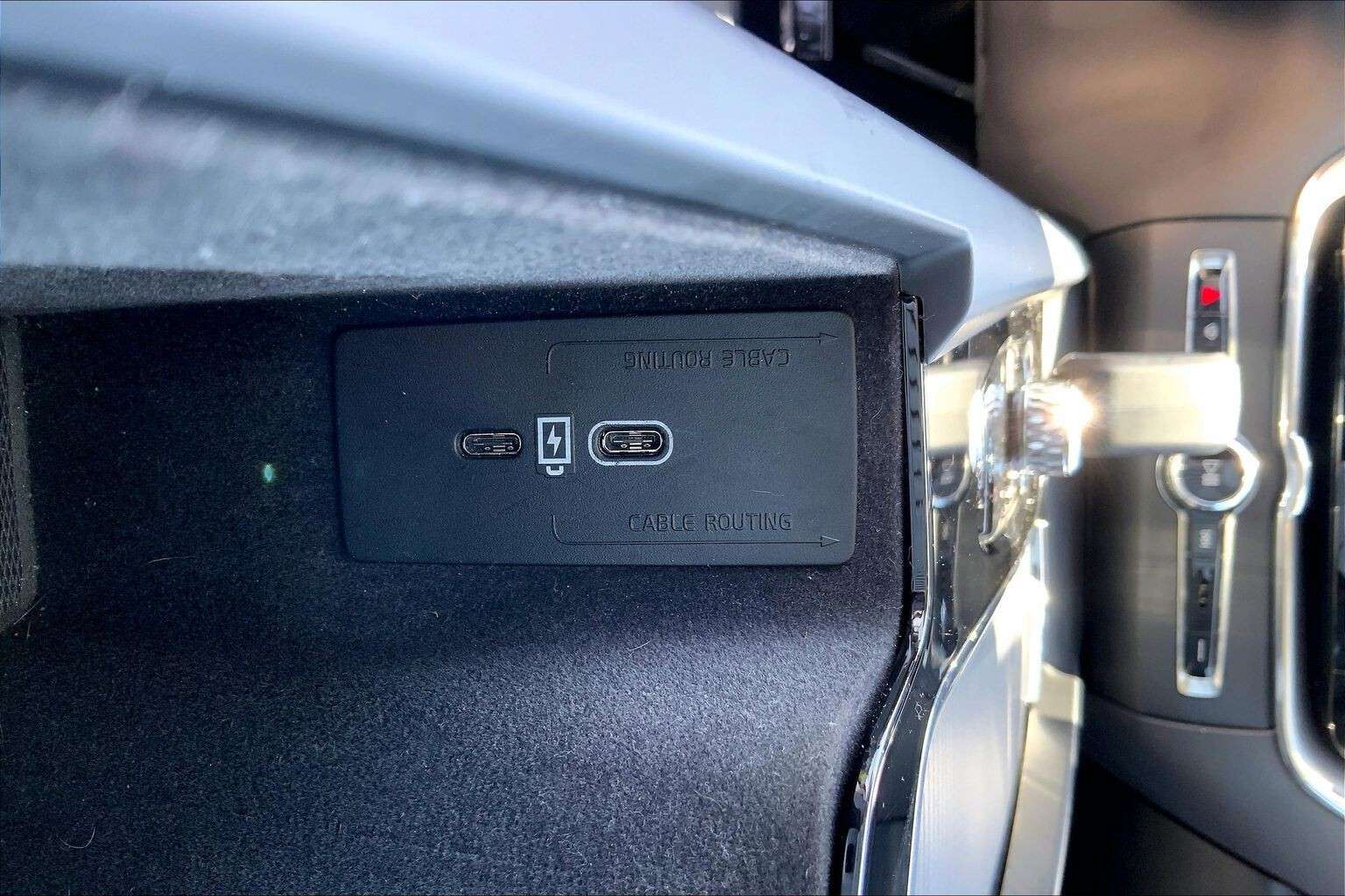 2024 Volvo XC60 | Hybrid | Sunroof | Heated Steering Wheel thumb 18